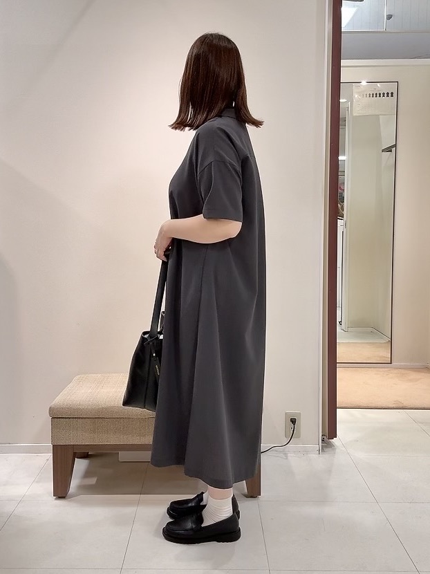 YUIさんの「UNTITLED｜【初秋も活躍/UVカット/接触冷感】エアリークールワンピース」を使ったコーディネート