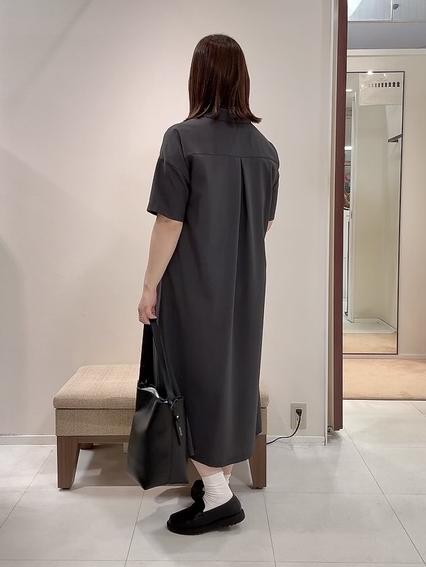 YUIさんの「UNTITLED｜【初秋も活躍/UVカット/接触冷感】エアリークールワンピース」を使ったコーディネート