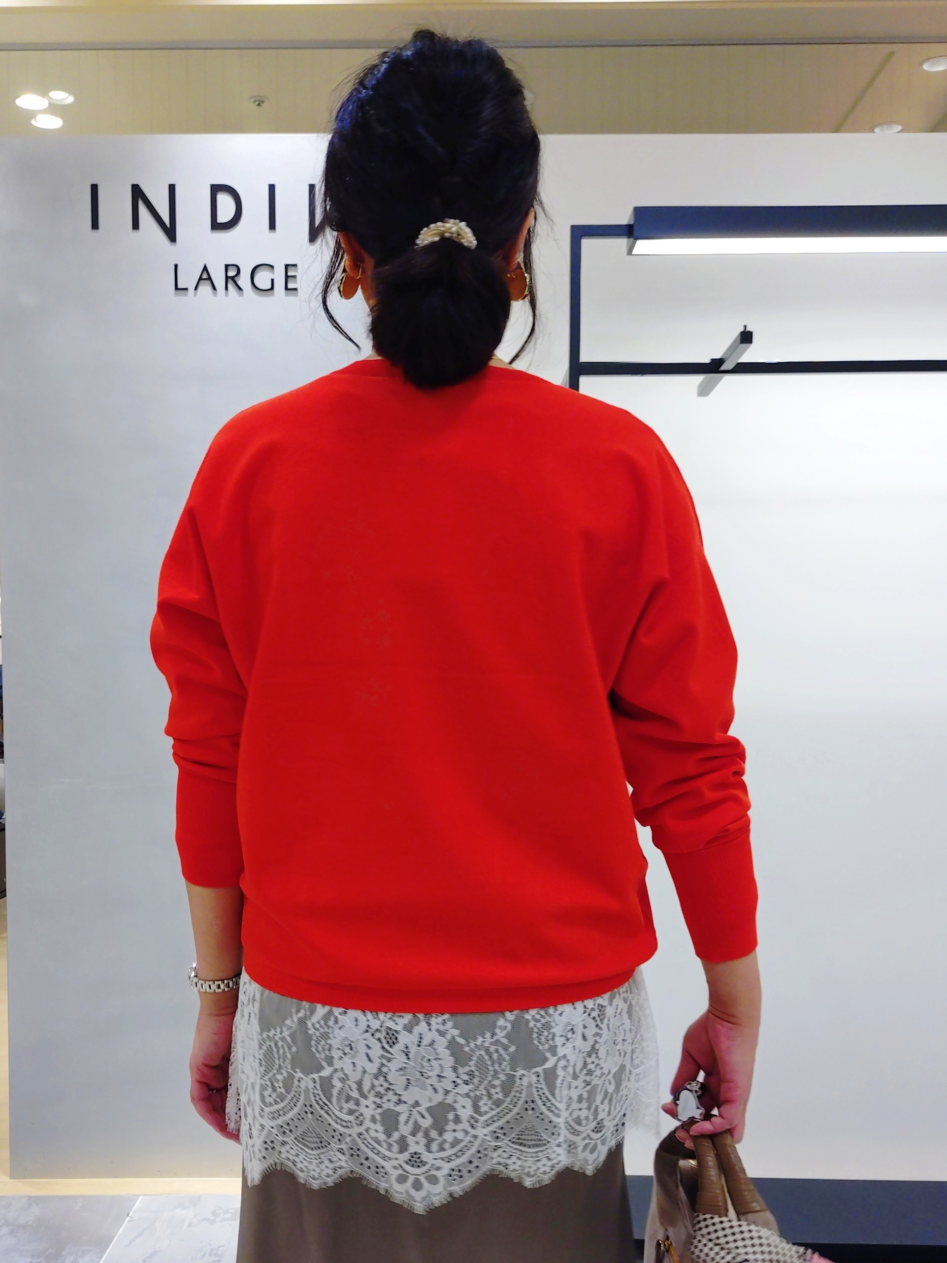 TOMOMIさんの「INDIVI｜【2柄展開】柄デザインスカーフ」を使ったコーディネート
