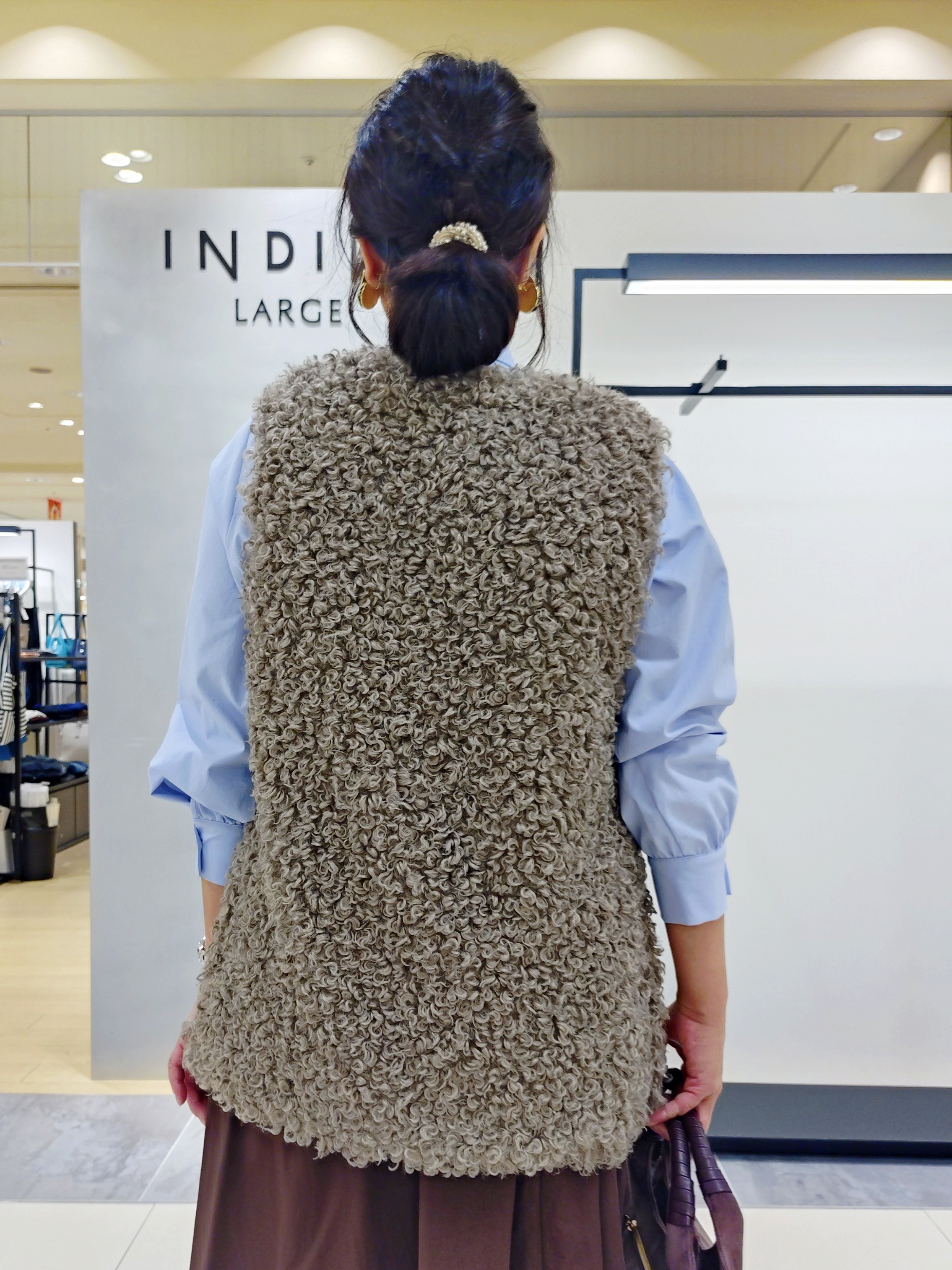 TOMOMIさんの「INDIVI｜【ストレッチ◎】取外し可ボウタイシャツ」を使ったコーディネート
