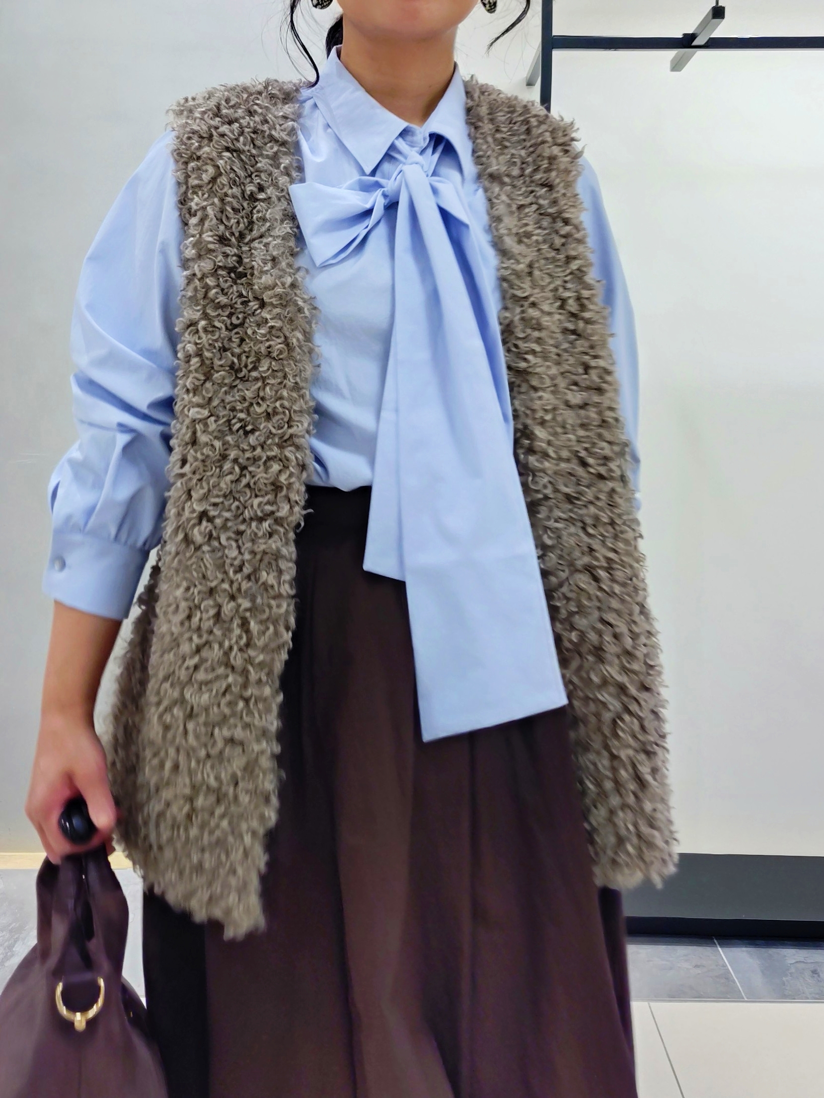 TOMOMIさんの「INDIVI｜【ストレッチ◎】取外し可ボウタイシャツ」を使ったコーディネート