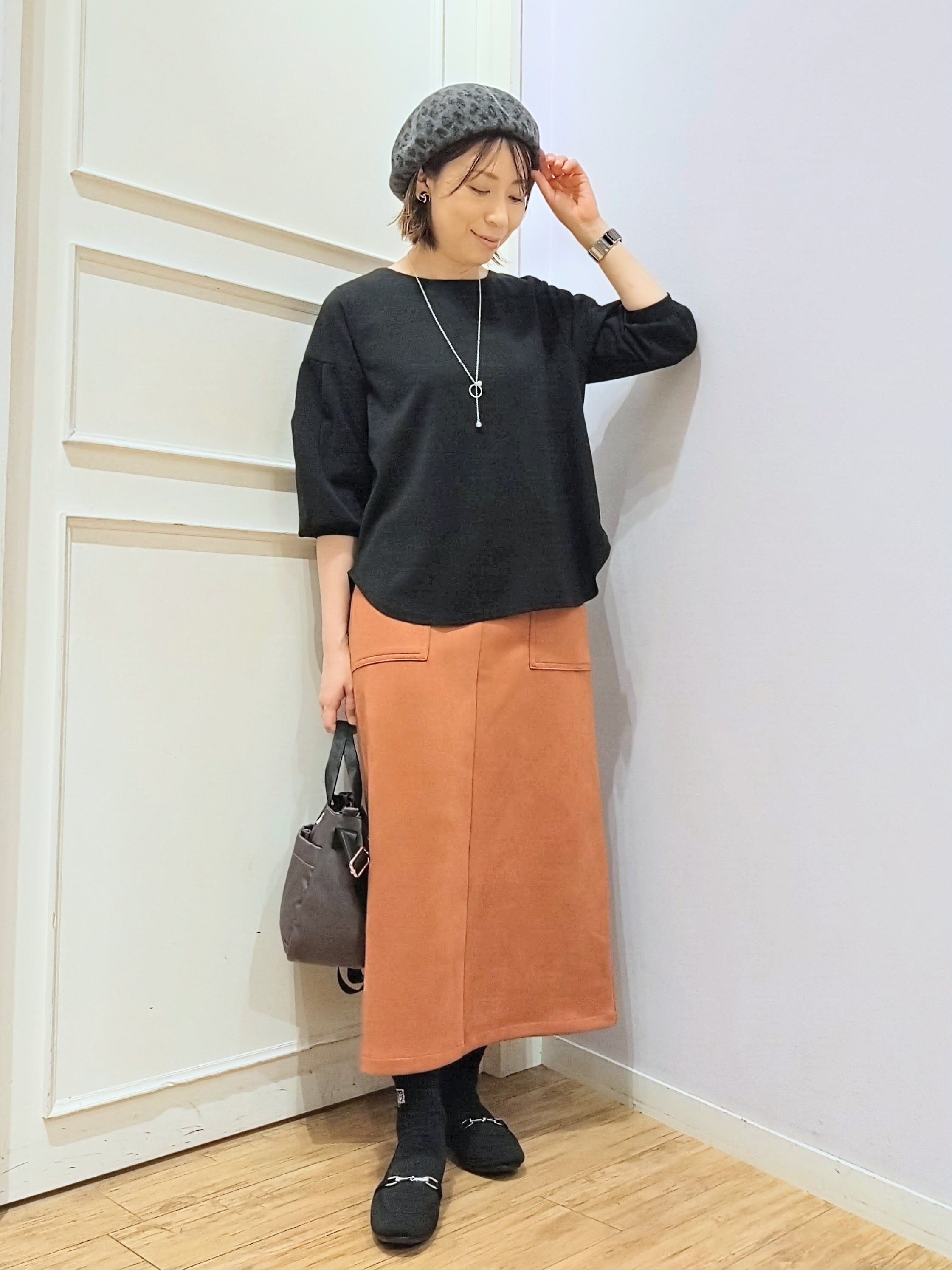 miomioさんの「SHOO･LA･RUE｜【着丈選べる/2点セット/S-LL/洗濯機可】ネックレス付き 着心地さらり7分袖ブラウス」を使ったコーディネート
