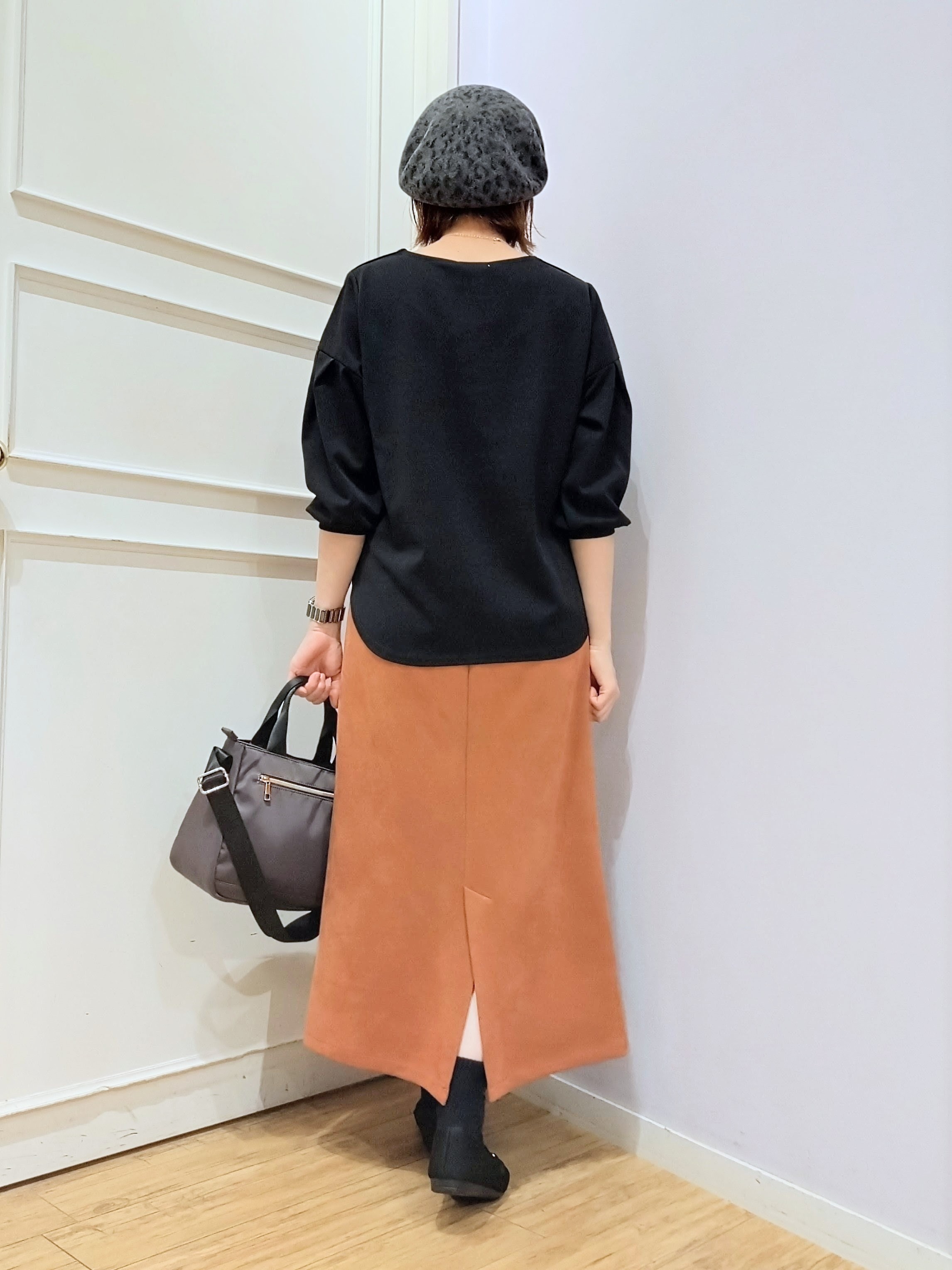 miomioさんの「SHOO･LA･RUE｜【着丈選べる/2点セット/S-LL/洗濯機可】ネックレス付き 着心地さらり7分袖ブラウス」を使ったコーディネート