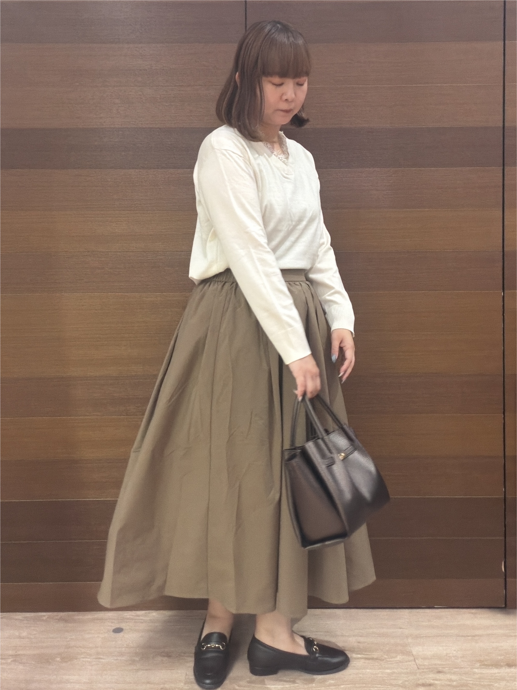 yumeさんの「OPAQUE.CLIP｜レース付きVネックニット【洗濯機OK】」を使ったコーディネート