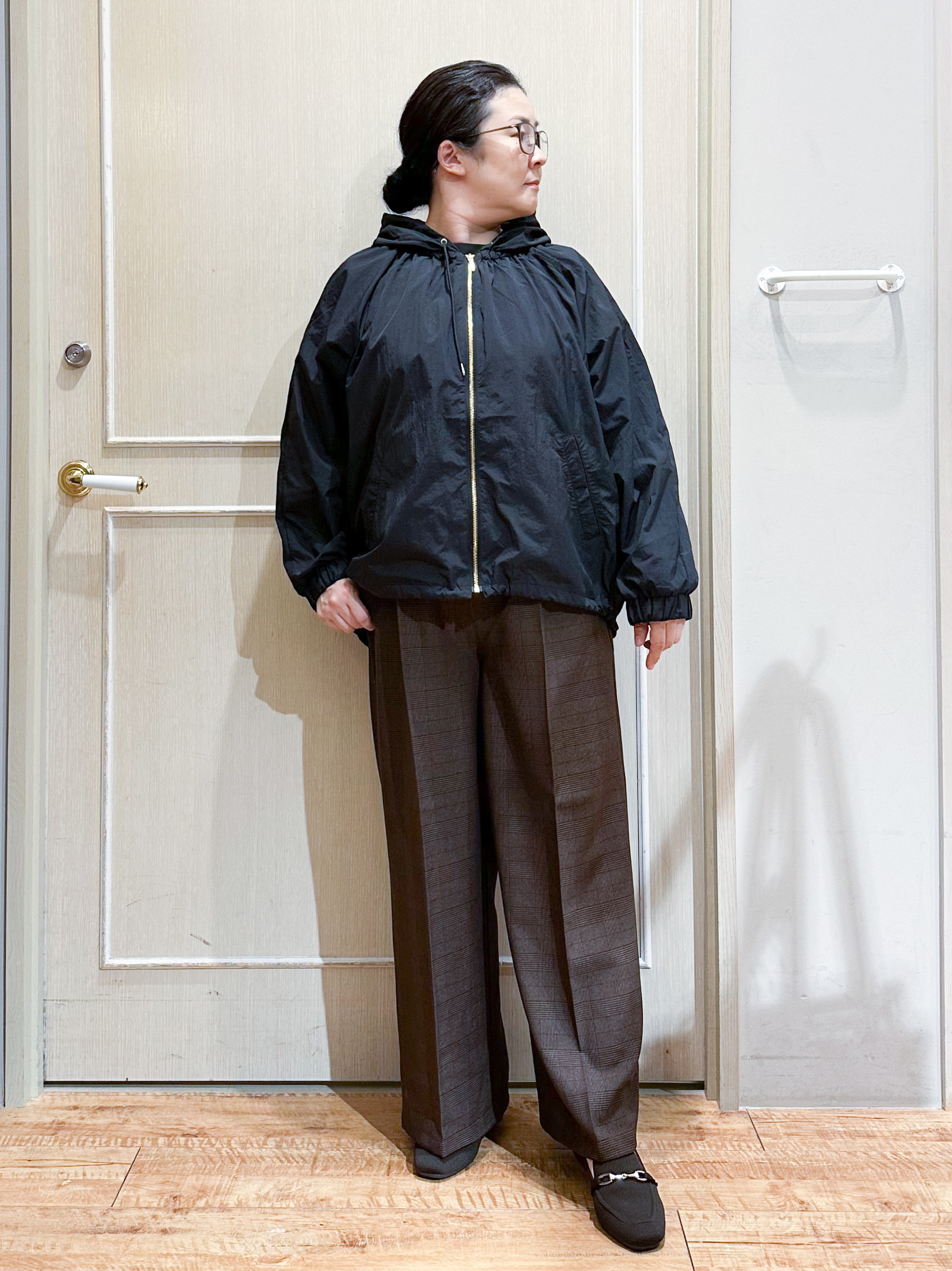 umeさんの「SHOO･LA･RUE｜【S-LL/撥水】ゴールドパーツで女性らしく ギャザーブルゾン」を使ったコーディネート