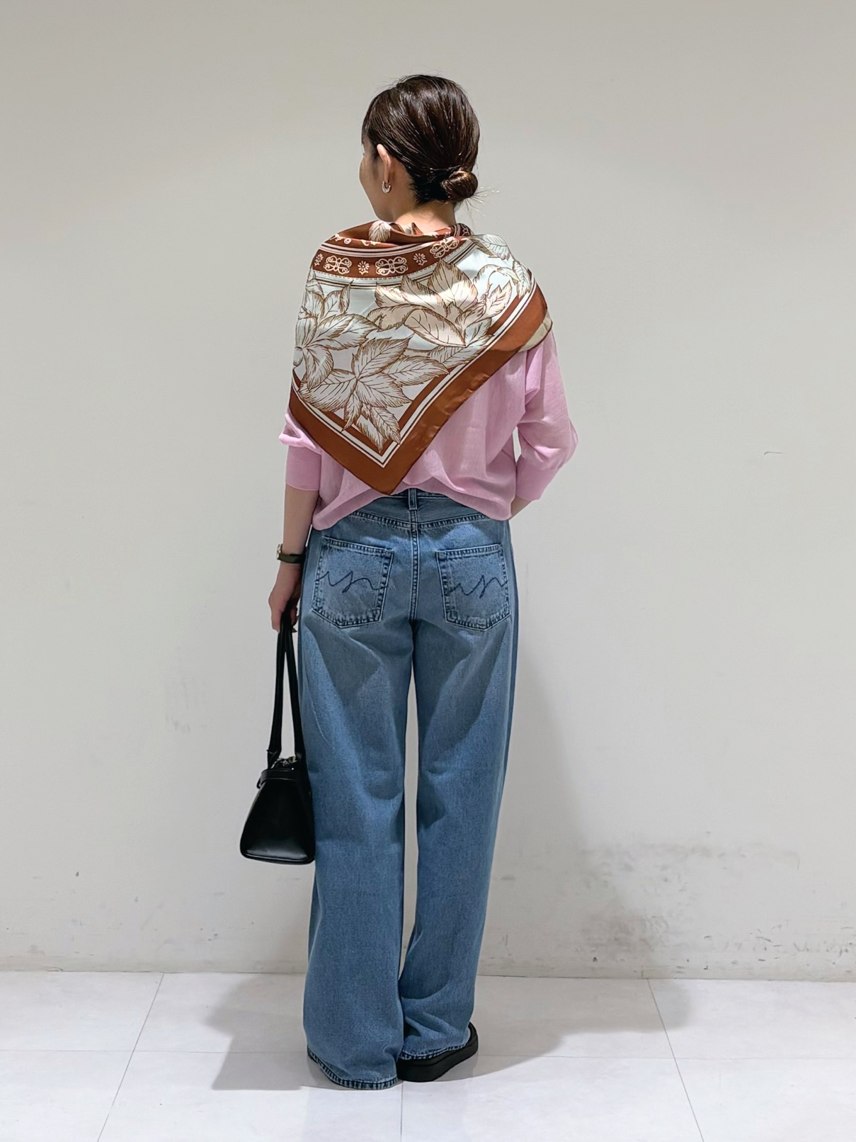 tsuyuさんの「INDIVI｜【収納力◎／トレンド】スクエアトートバッグ」を使ったコーディネート
