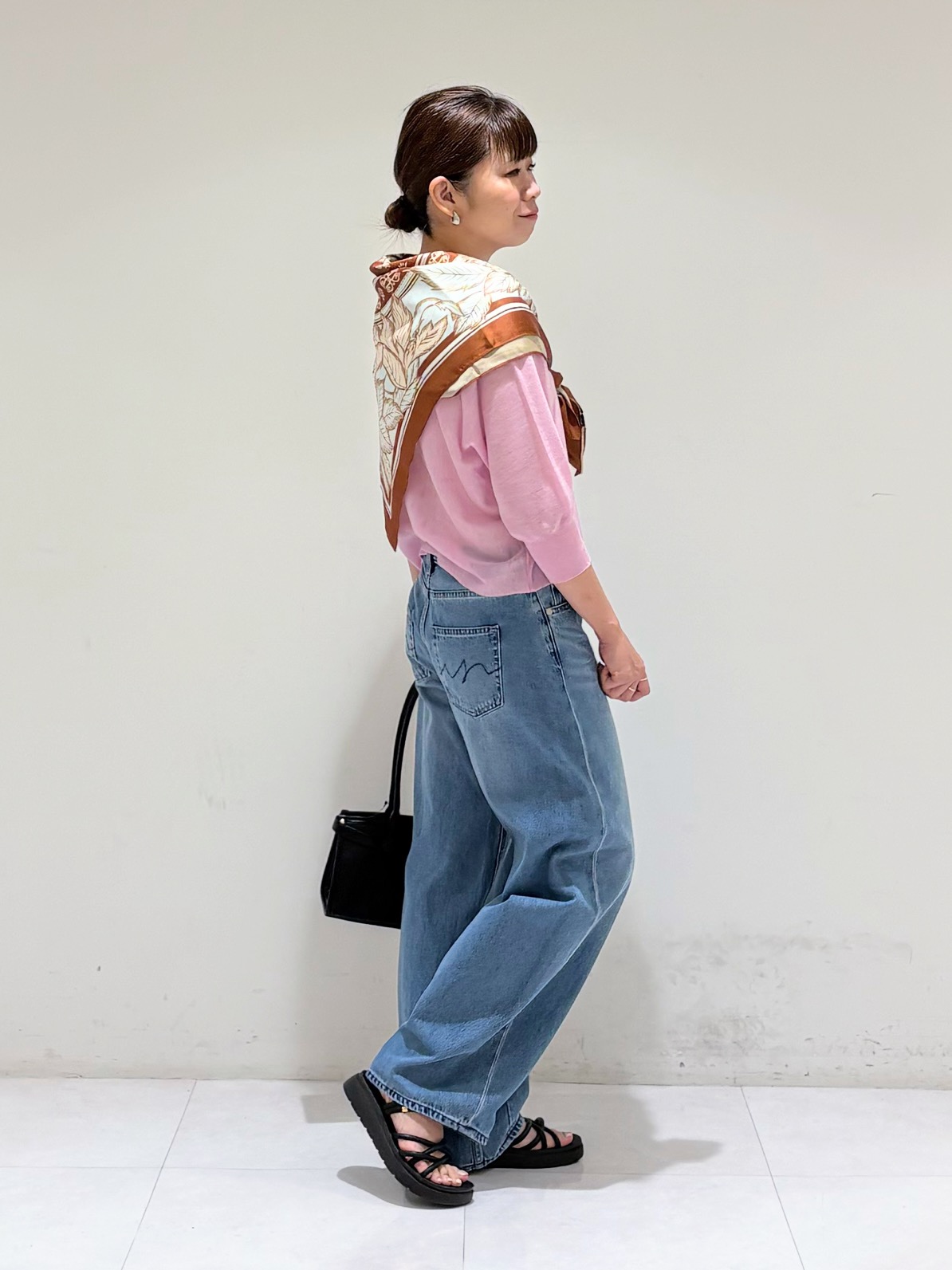 tsuyuさんの「INDIVI｜【収納力◎／トレンド】スクエアトートバッグ」を使ったコーディネート