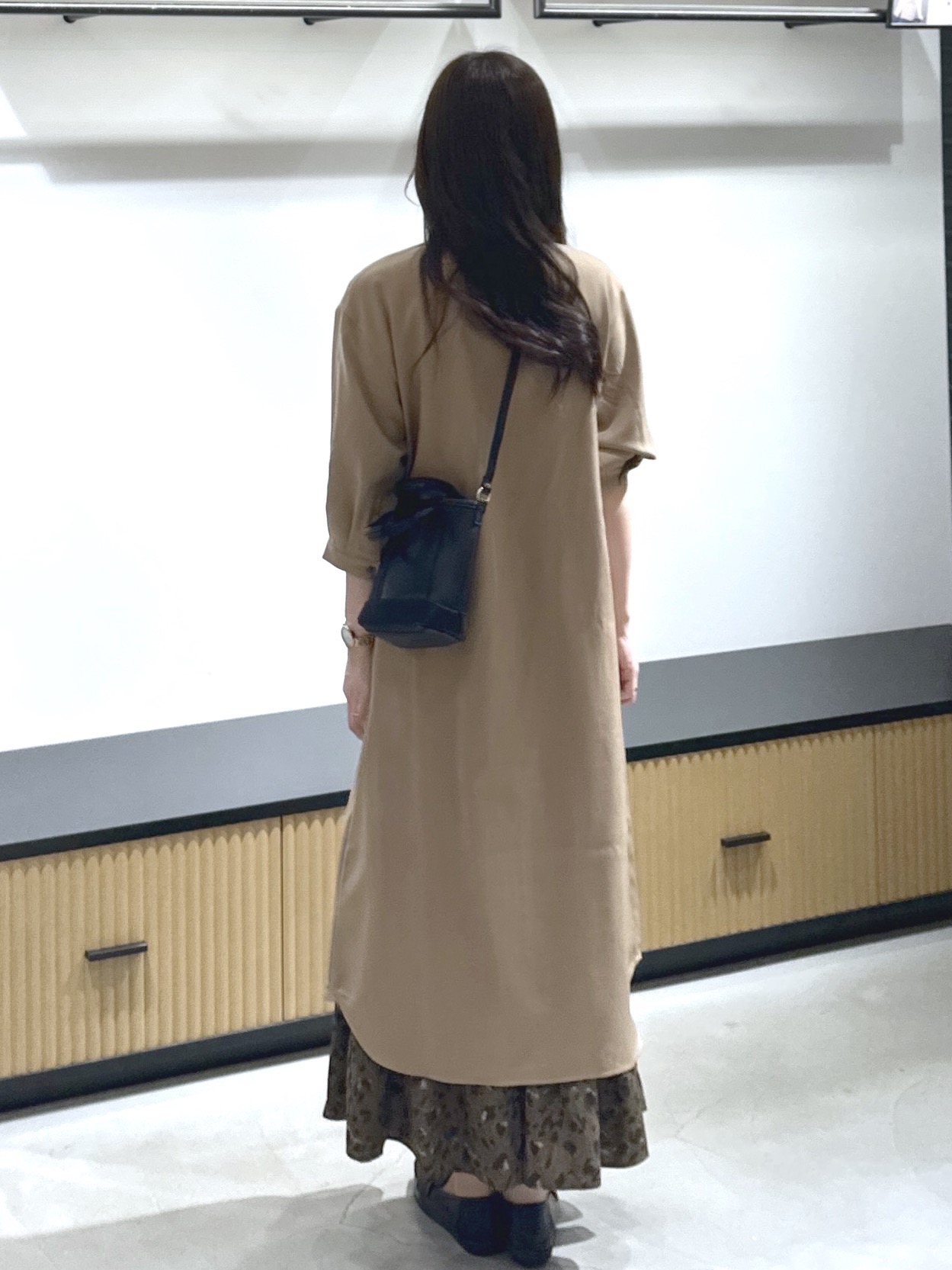 keito.iさんの「OPAQUE.CLIP｜【森絵梨佳さん着用】ボウタイ付きシャツワンピース《洗濯機OK》」を使ったコーディネート