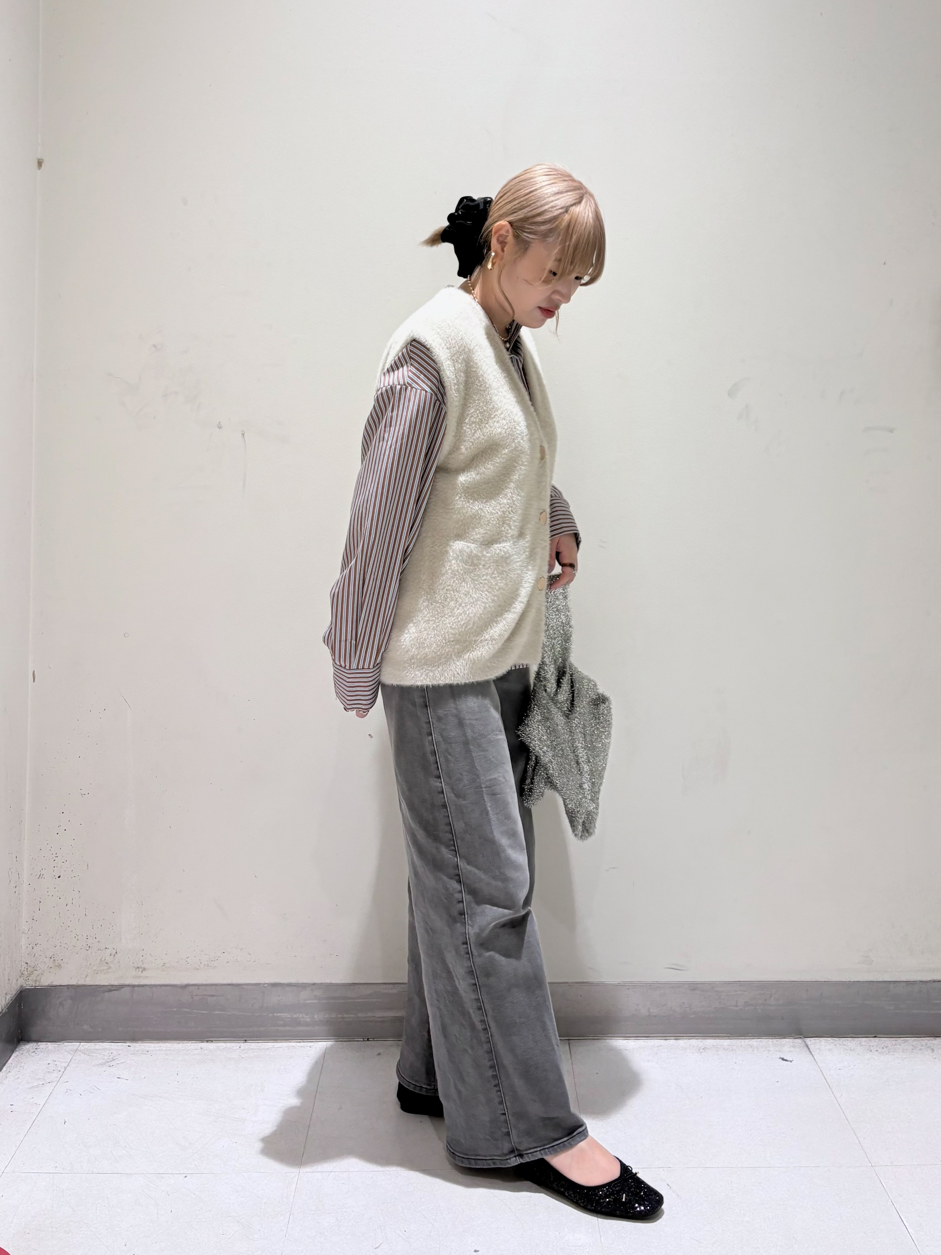 みきちぃさんの「OPAQUE.CLIP｜フェザーヤーンニットベスト【洗濯機OK】」を使ったコーディネート