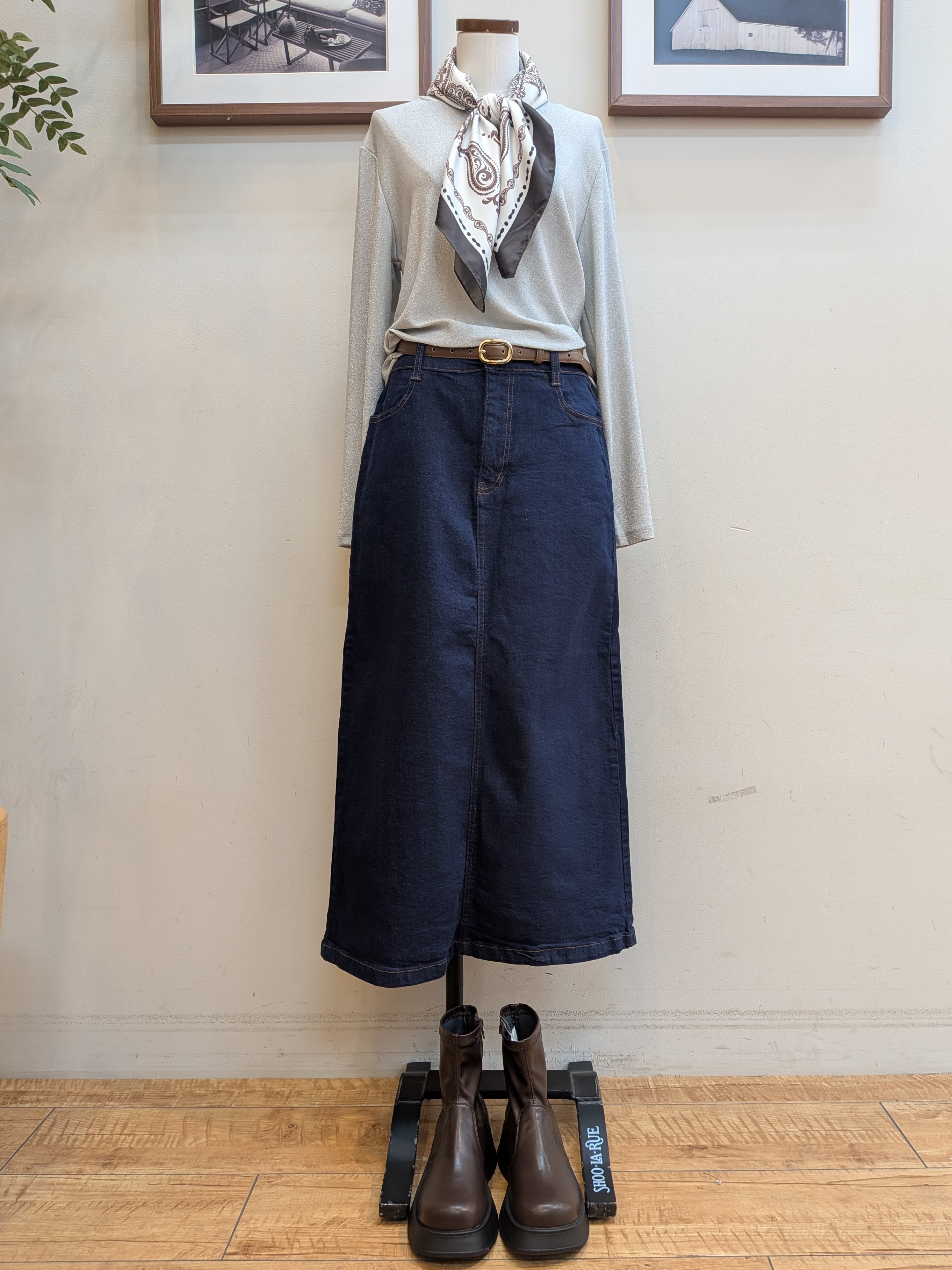 うっちーさんの「SHOO･LA･RUE｜【洗濯後しわになりにくい/S-LL】裾ドロストフリルブルゾン」を使ったコーディネート