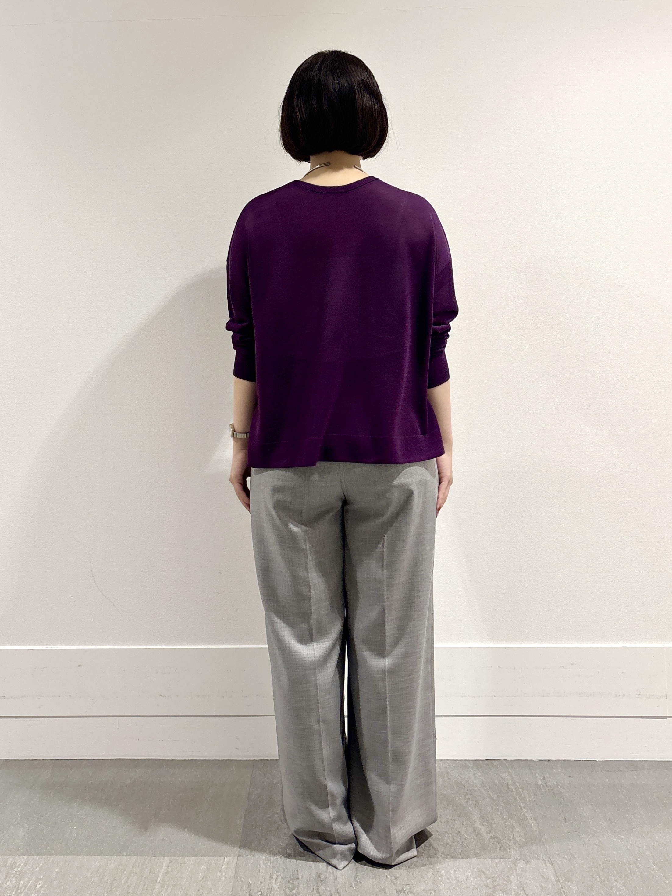 モエカさんの「UNTITLED｜【アンサンブル可/秋羽織り/シアー】前後2WAYカーディガン」を使ったコーディネート