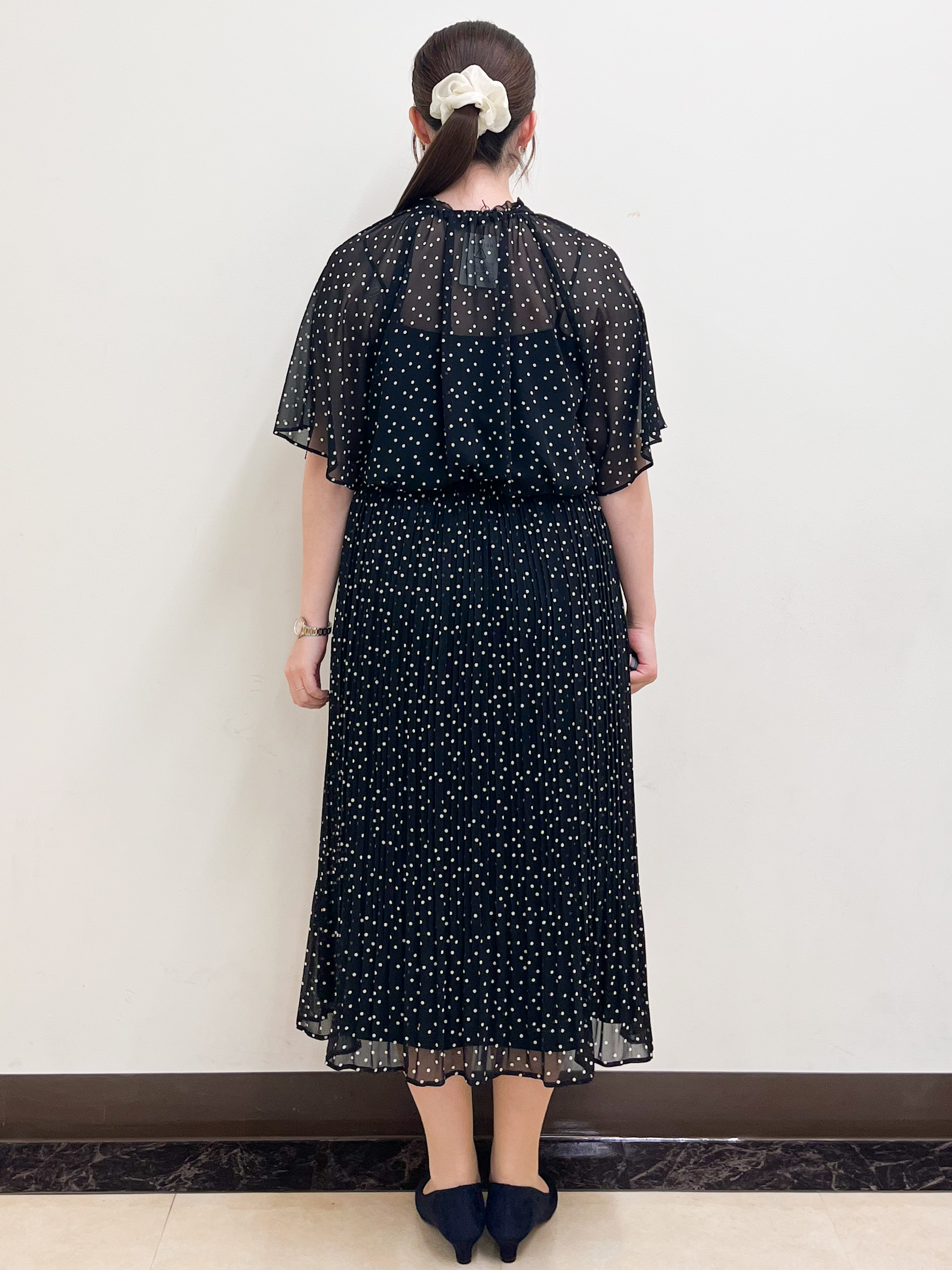 mikikoさんの「Reflect｜【セットアップ／手洗い可】ドット柄シアーブラウス」を使ったコーディネート