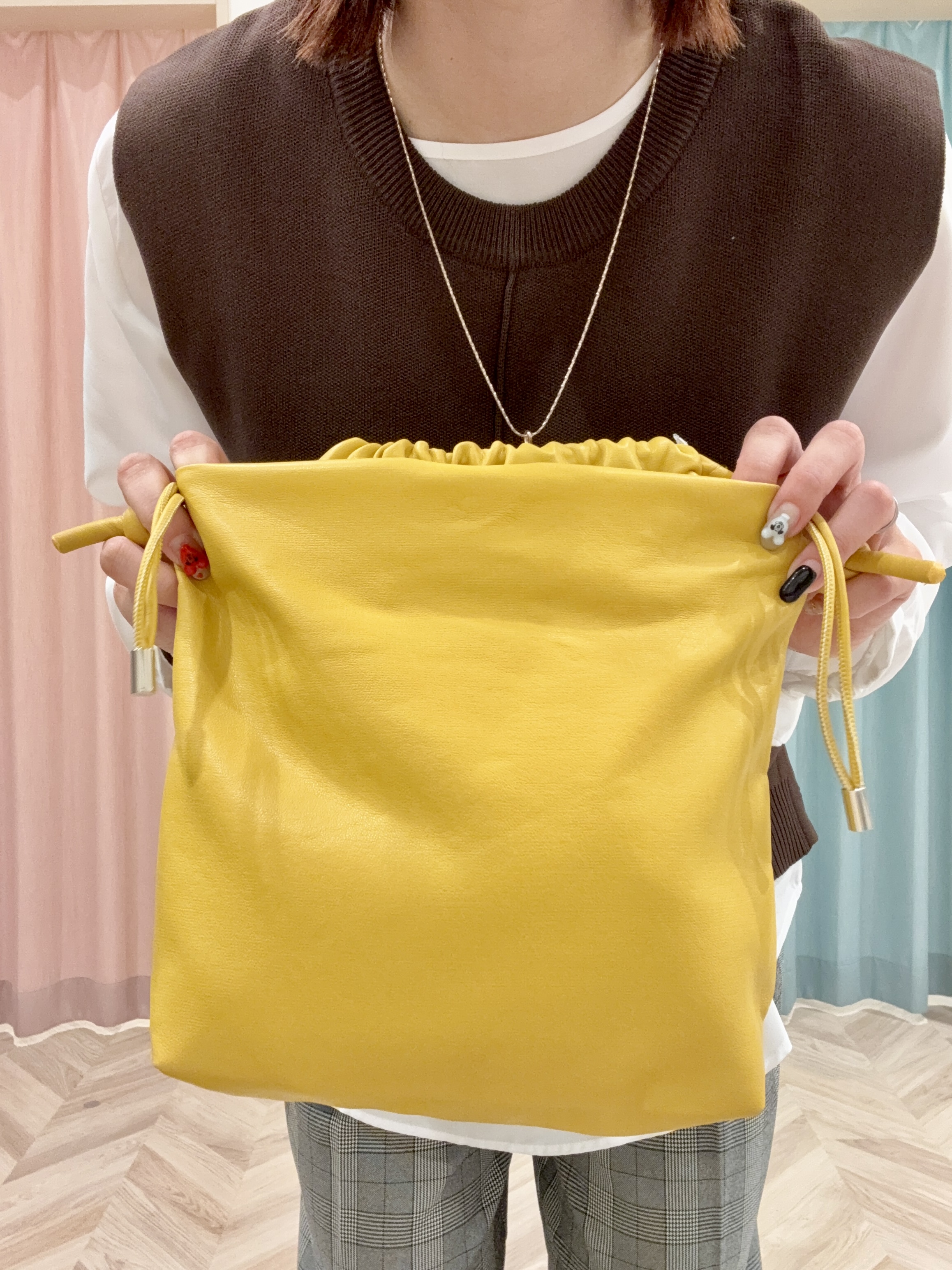 kさんの「SHOO･LA･RUE｜【2点セット/S-LL】着回し自在 スポンディッシュニットベスト＆フレアシャツ」を使ったコーディネート