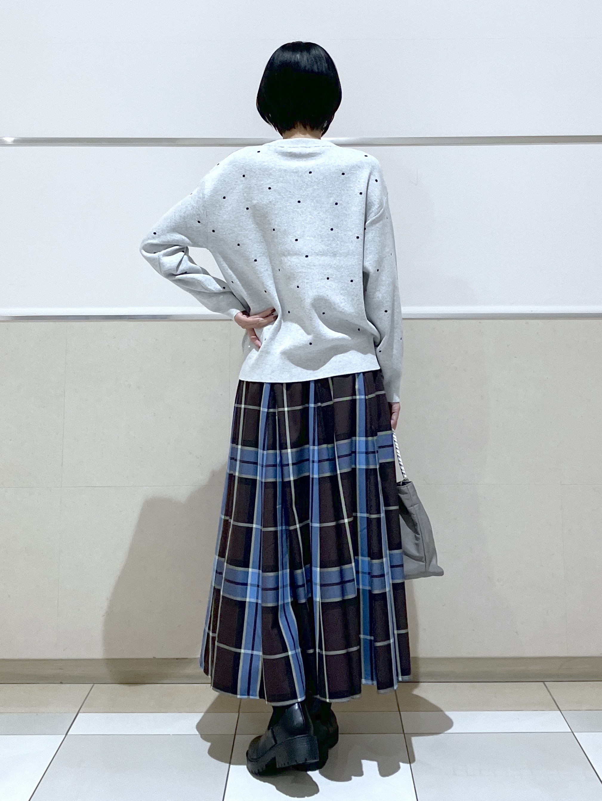 eriko さんの「Dessin｜【洗濯機OK/秋ニット】コットンジャガード ドットプルオーバー」を使ったコーディネート