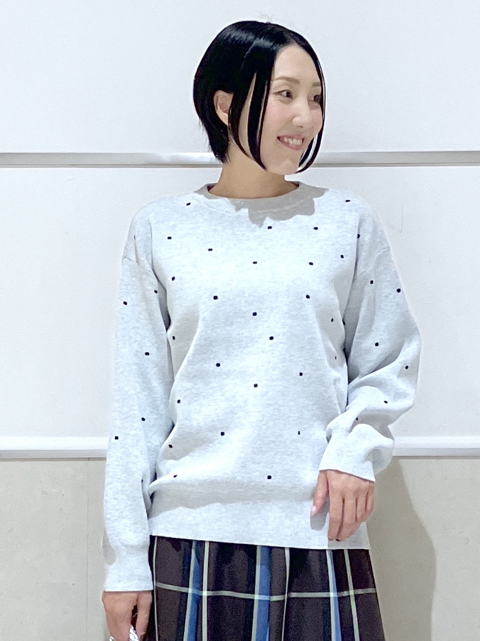 eriko さんの「Dessin｜【洗濯機OK/秋ニット】コットンジャガード ドットプルオーバー」を使ったコーディネート
