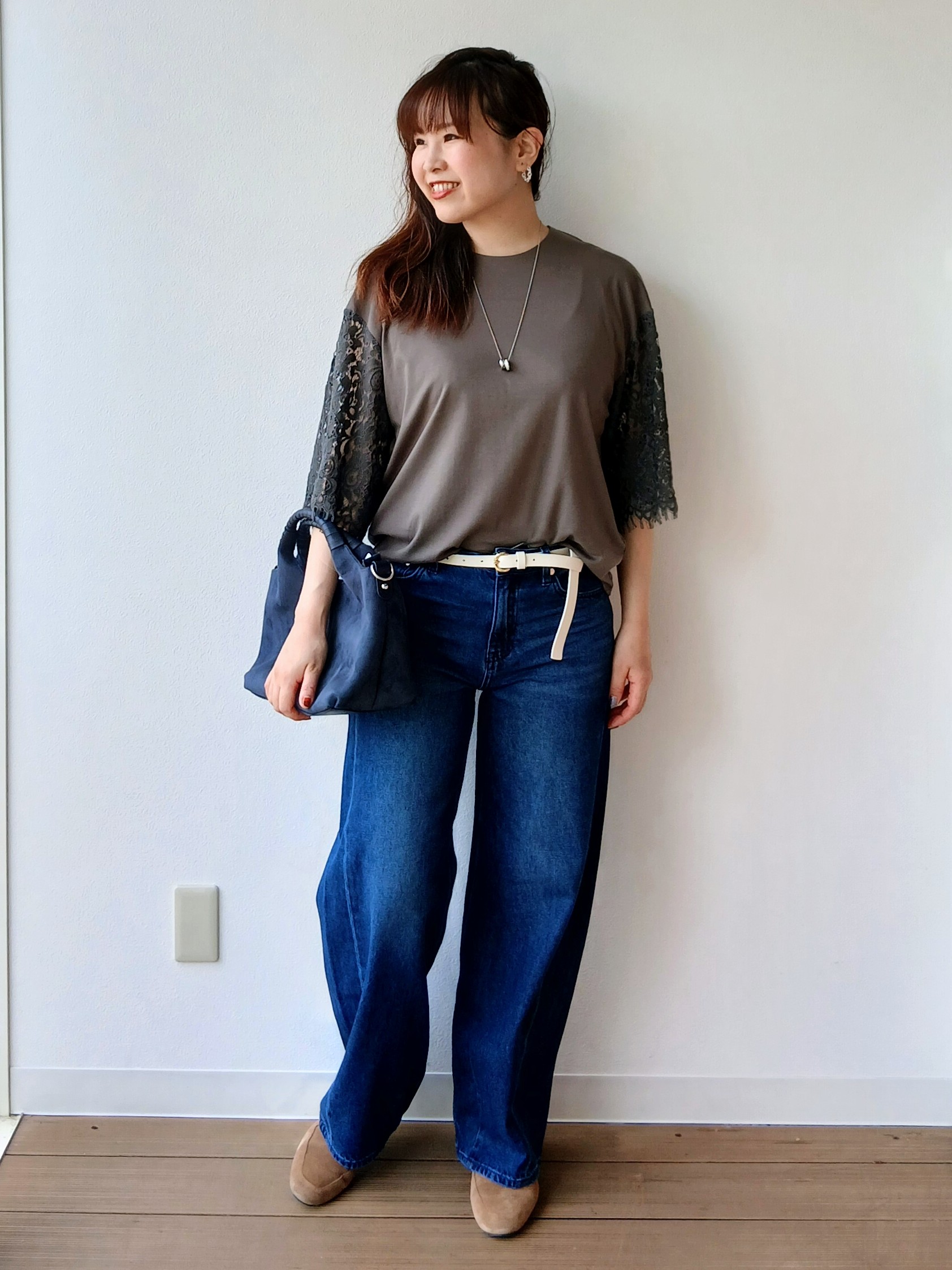 なみきさんの「UNTITLED｜【秋映え/甘めTシャツ】袖レースプルオーバー」を使ったコーディネート