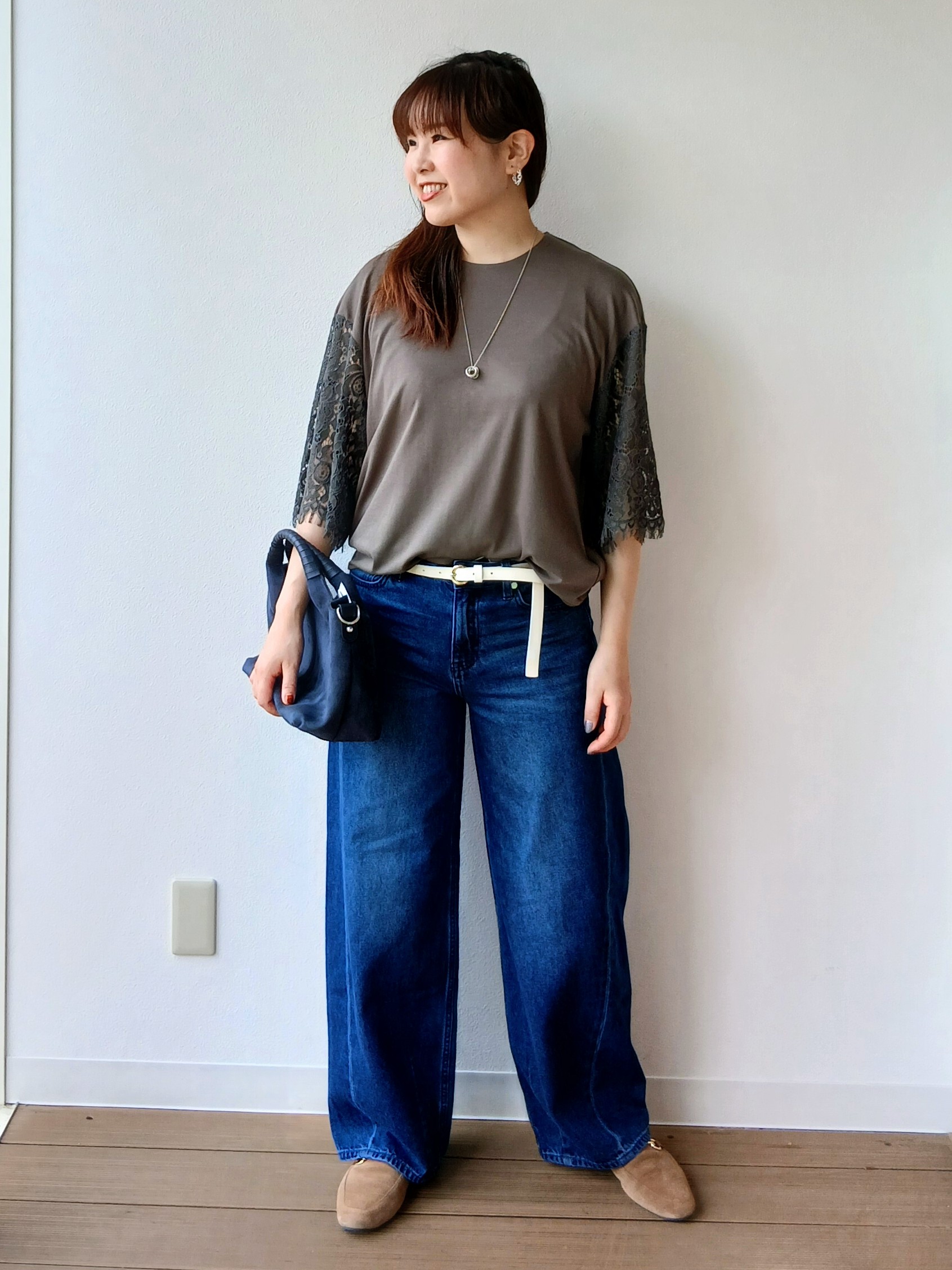 なみきさんの「UNTITLED｜【秋映え/甘めTシャツ】袖レースプルオーバー」を使ったコーディネート