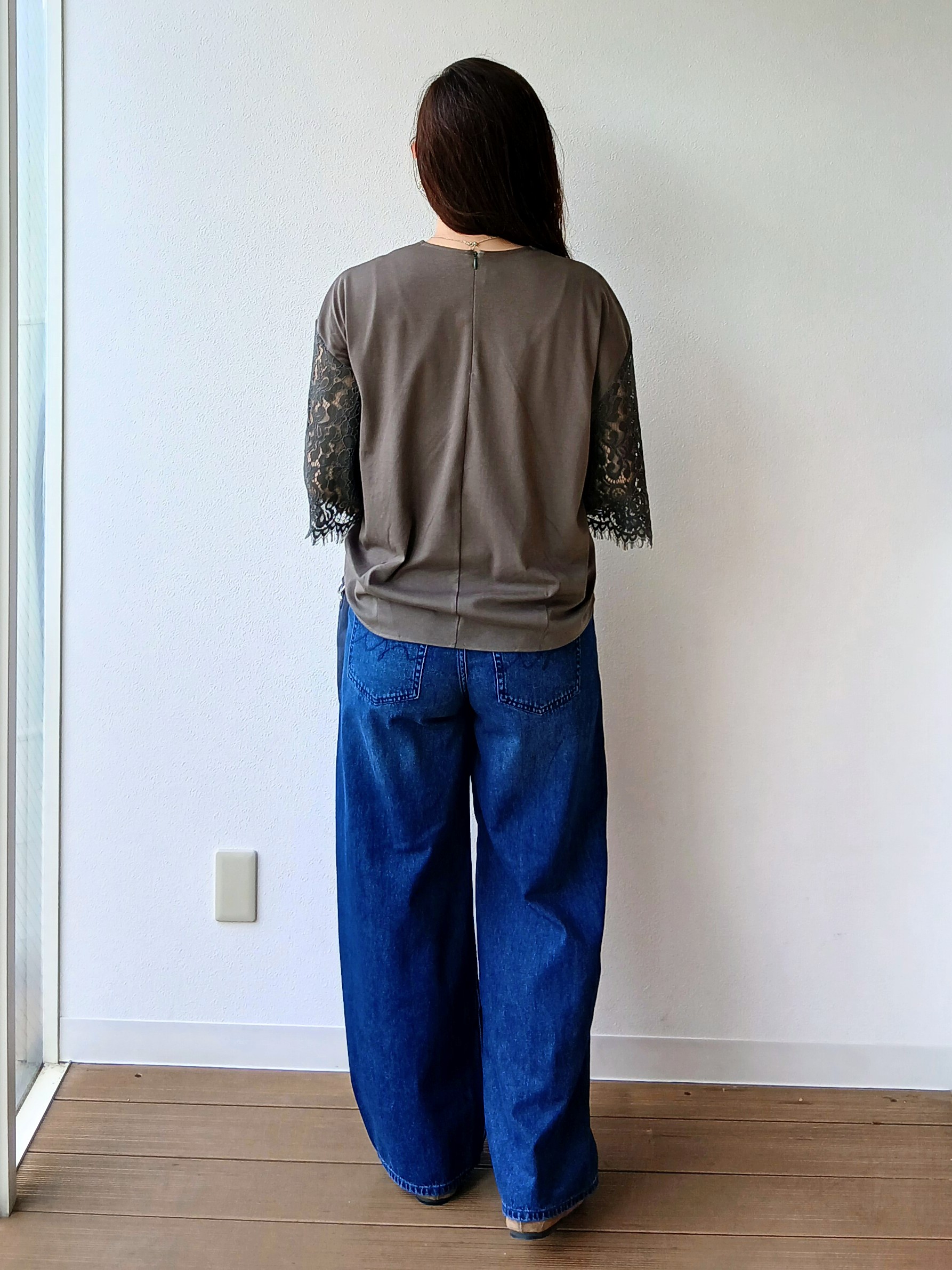 なみきさんの「UNTITLED｜【秋映え/甘めTシャツ】袖レースプルオーバー」を使ったコーディネート