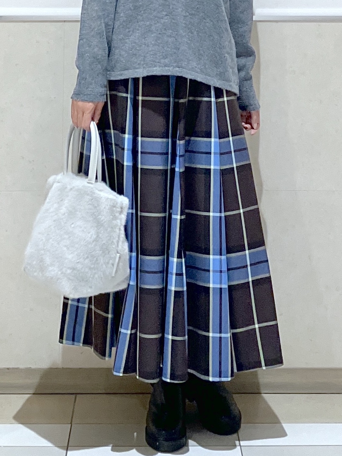 eriko さんの「Dessin｜【洗える/チクチクしにくい】モヘヤライク バイカラースキッパーポロニット」を使ったコーディネート