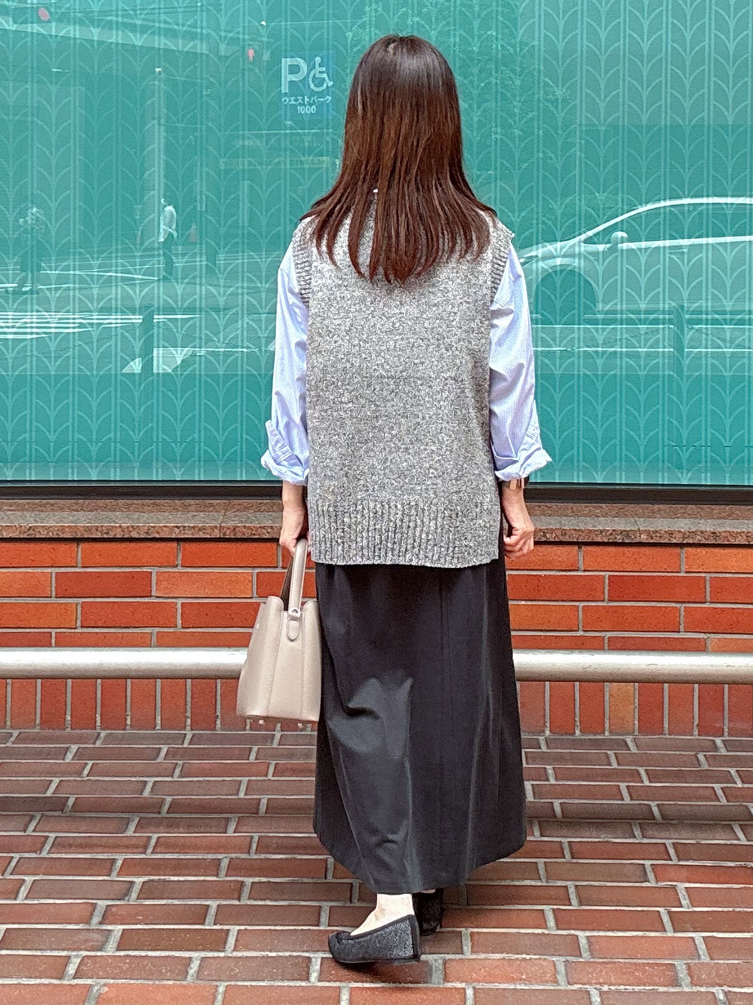 makiさんの「UNTITLED｜【6色展開/コットン100】カラーベーシックシャツ」を使ったコーディネート