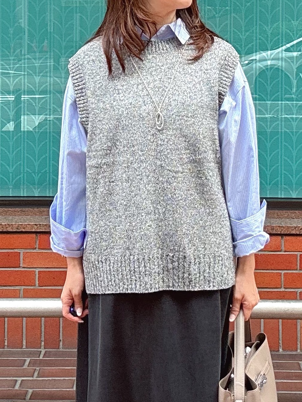 makiさんの「UNTITLED｜【6色展開/コットン100】カラーベーシックシャツ」を使ったコーディネート