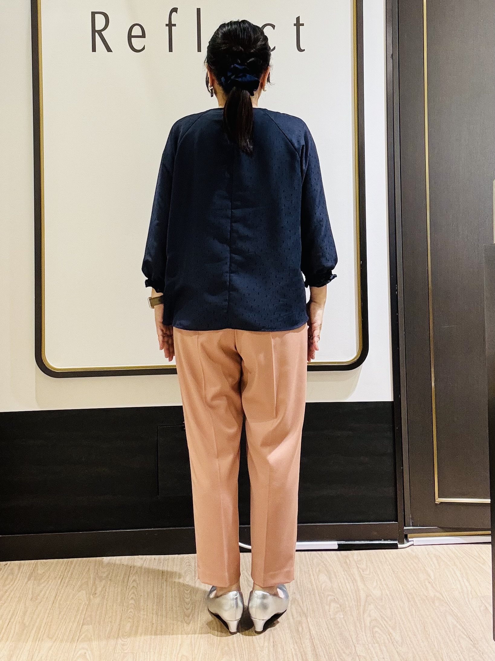 かまちゃんさんの「Reflect｜タックデザイン ラグランスリーブブラウス」を使ったコーディネート