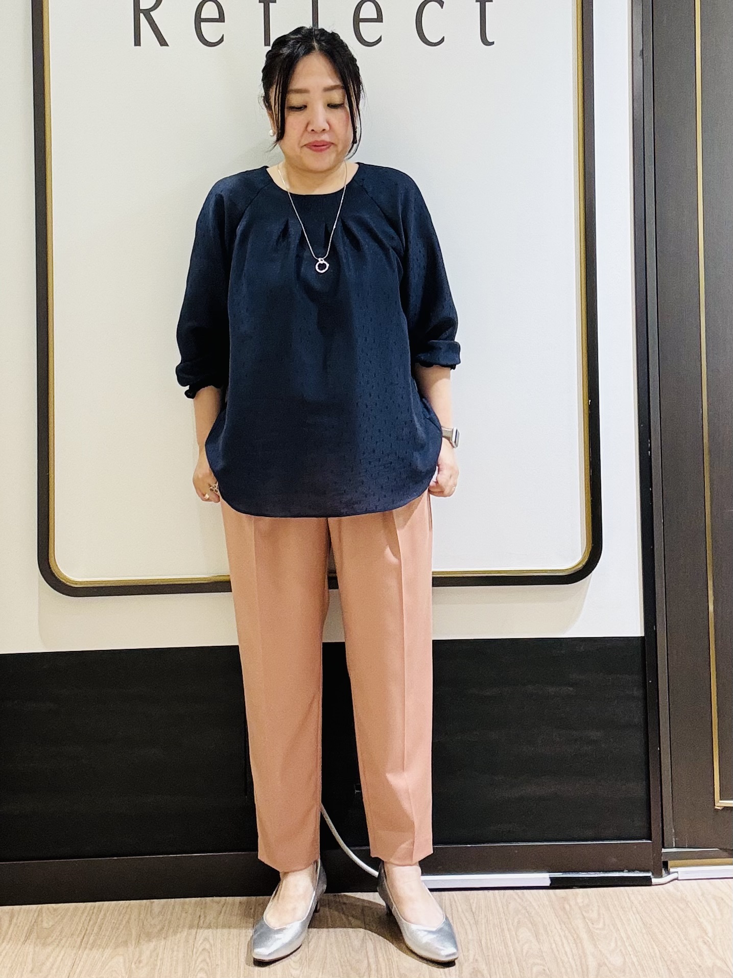 かまちゃんさんの「Reflect｜タックデザイン ラグランスリーブブラウス」を使ったコーディネート