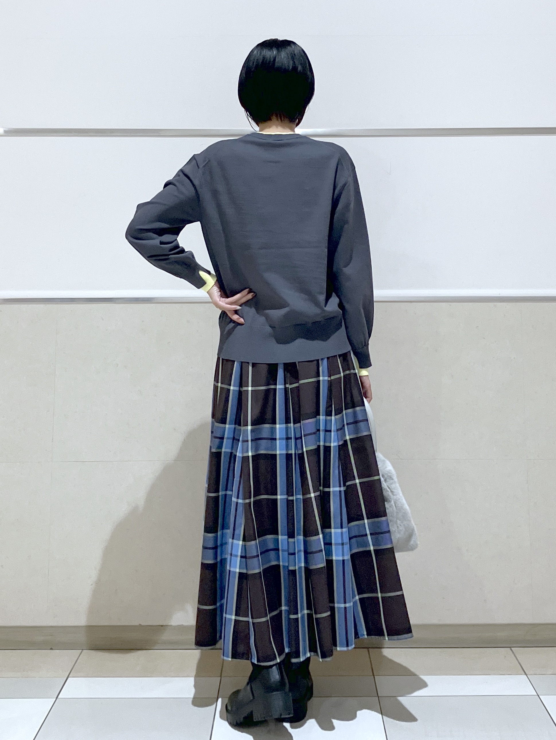 eriko さんの「Dessin｜【洗濯機ＯＫ】バイカラー配色クルーネックニット」を使ったコーディネート