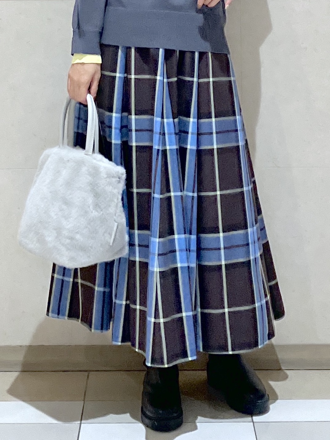 eriko さんの「Dessin｜【洗濯機ＯＫ】バイカラー配色クルーネックニット」を使ったコーディネート