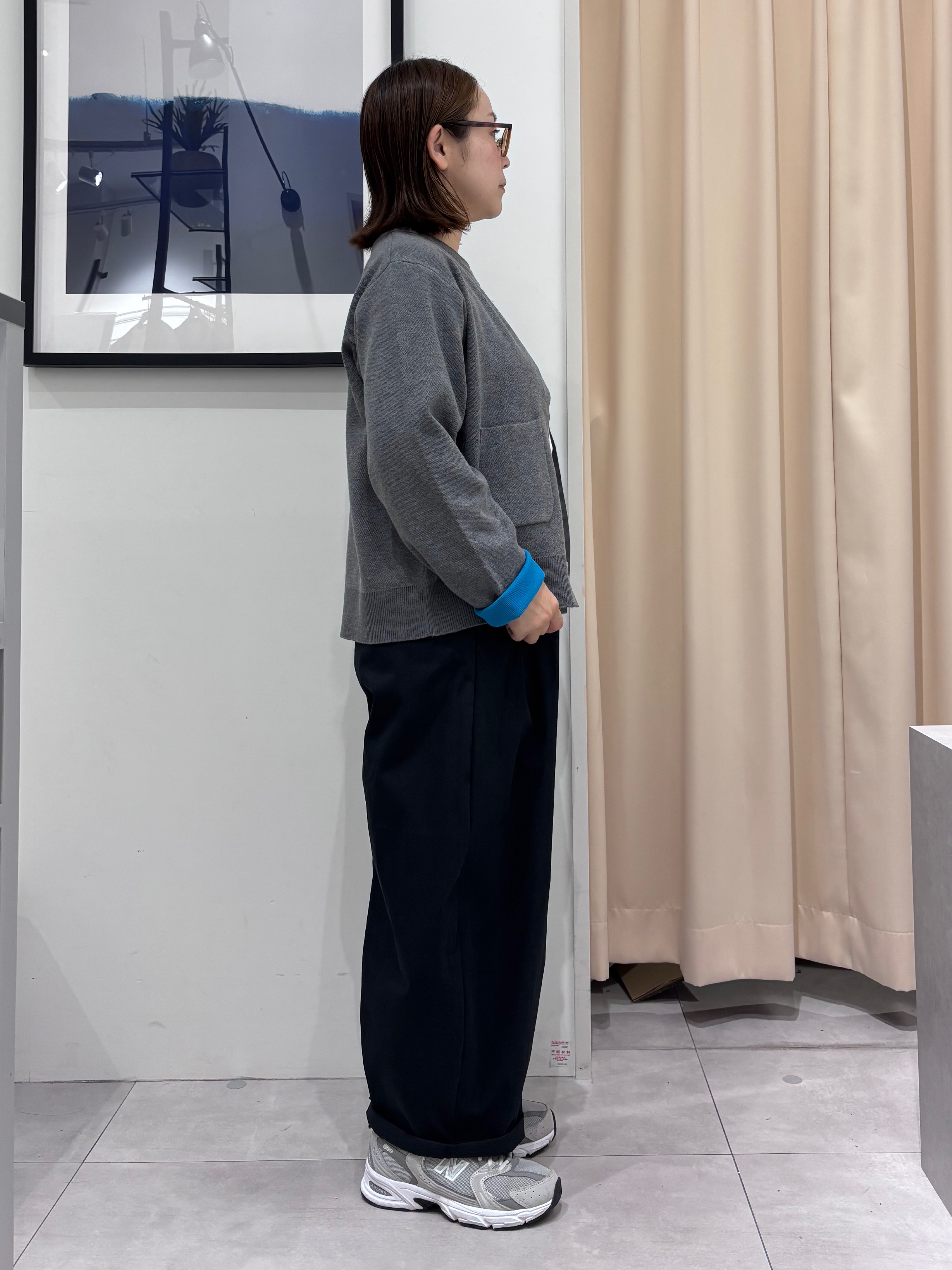 SAKUさんの「THE SHOP TK｜もにゅ 袖配色カーディガン」を使ったコーディネート
