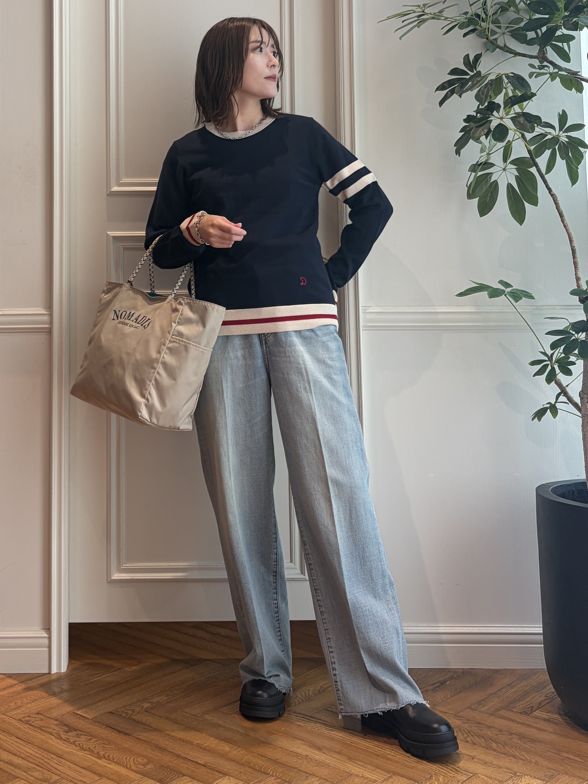 nakaoさんの「DRESSTERIOR｜センタープレス ワイドストレートデニム」を使ったコーディネート
