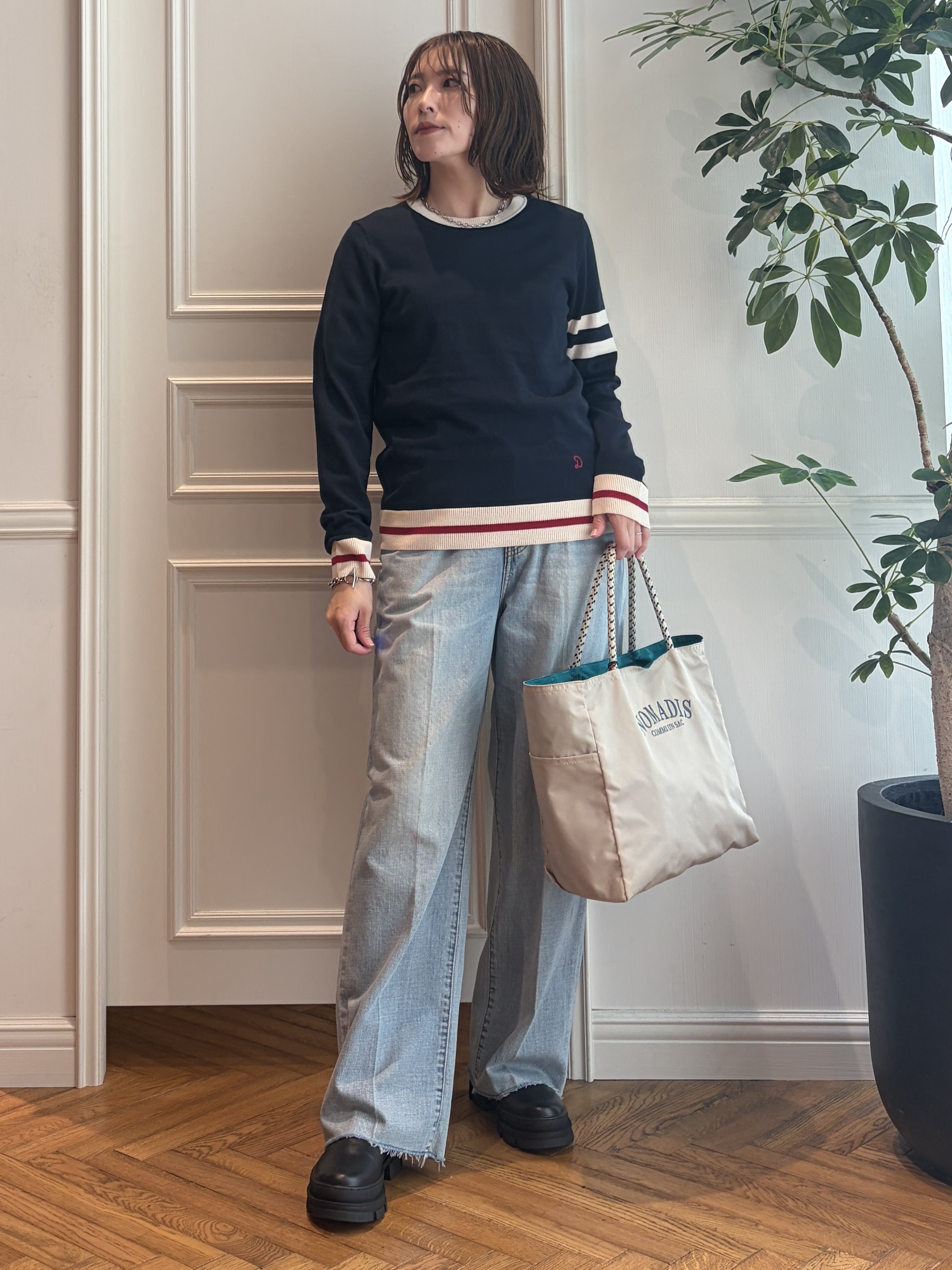 nakaoさんの「DRESSTERIOR｜センタープレス ワイドストレートデニム」を使ったコーディネート