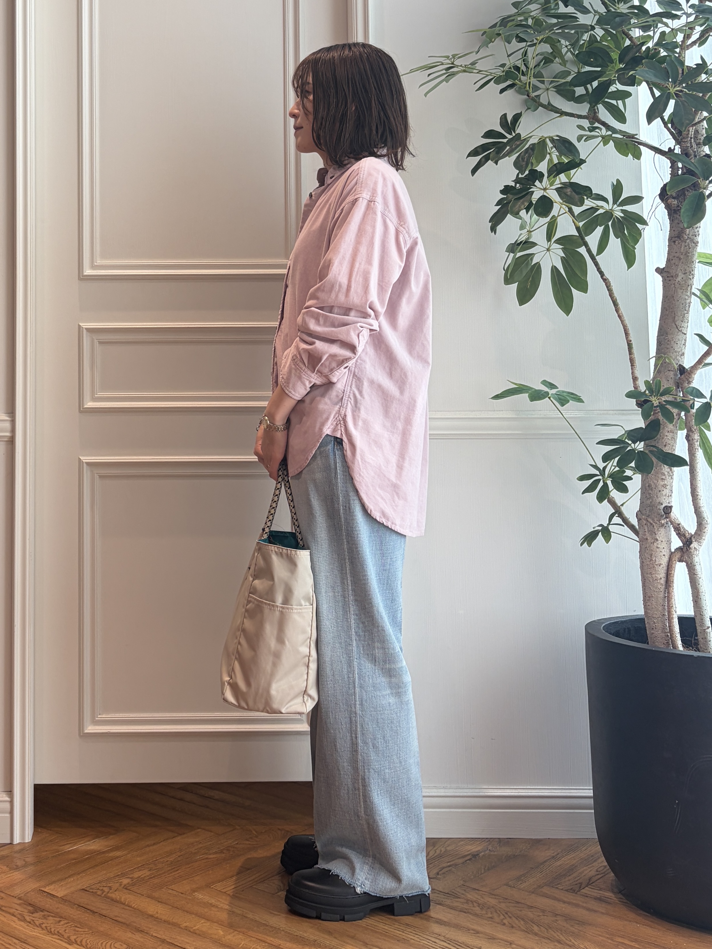 nakaoさんの「DRESSTERIOR｜センタープレス ワイドストレートデニム」を使ったコーディネート