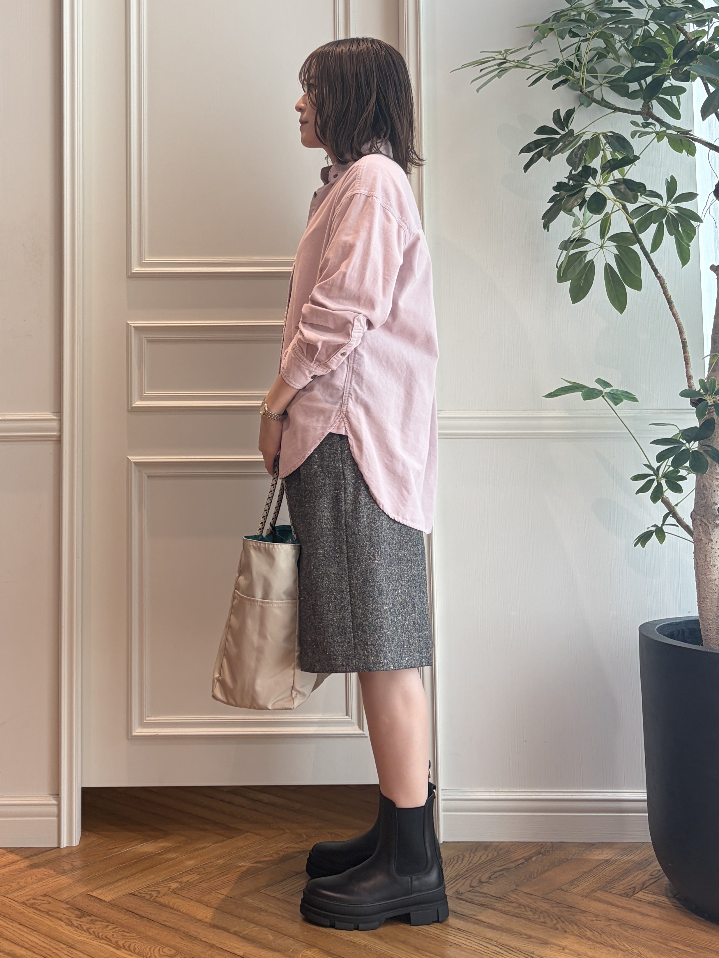 nakaoさんの「DRESSTERIOR｜【軽やかな着心地】コーデュロイ オーバーサイズシャツ」を使ったコーディネート