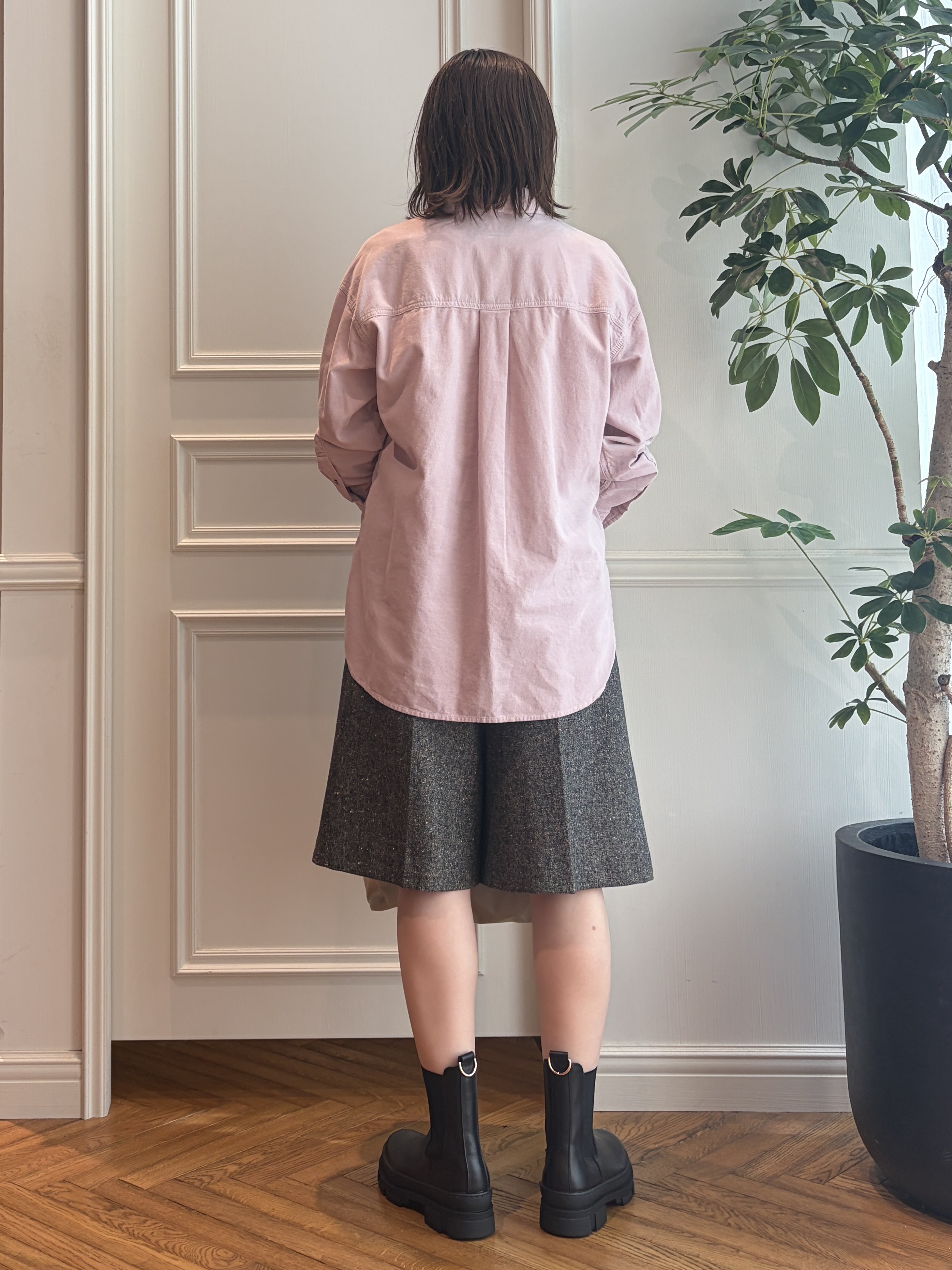 nakaoさんの「DRESSTERIOR｜【軽やかな着心地】コーデュロイ オーバーサイズシャツ」を使ったコーディネート