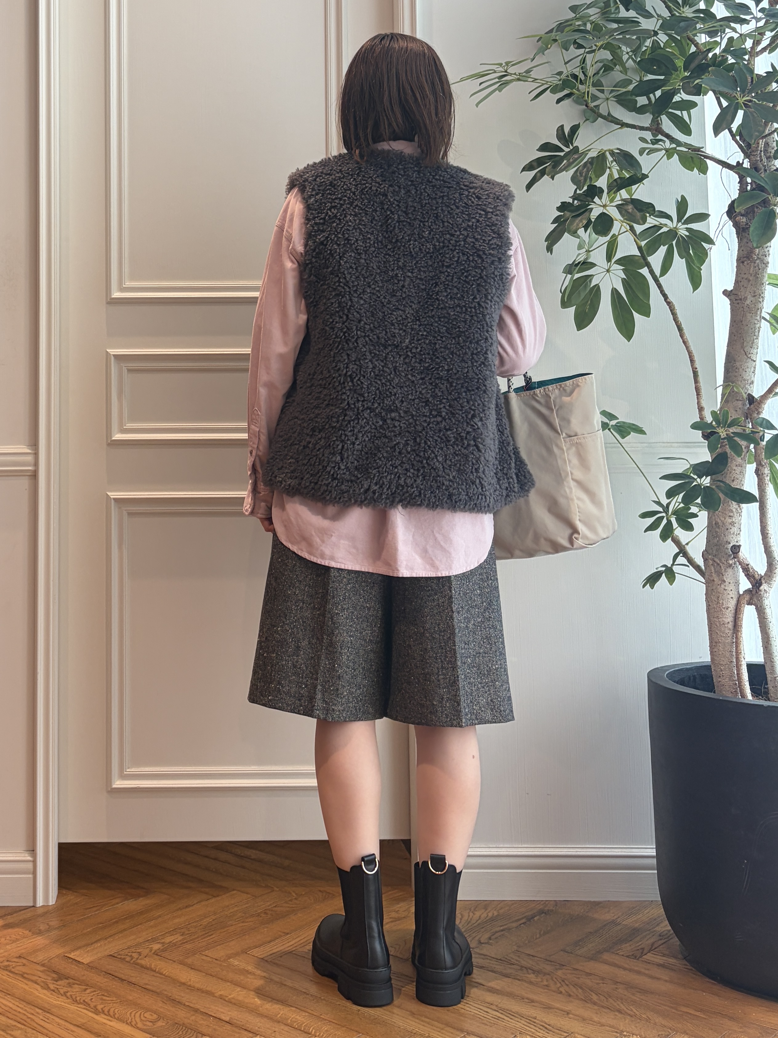 nakaoさんの「DRESSTERIOR｜【軽やかな着心地】コーデュロイ オーバーサイズシャツ」を使ったコーディネート