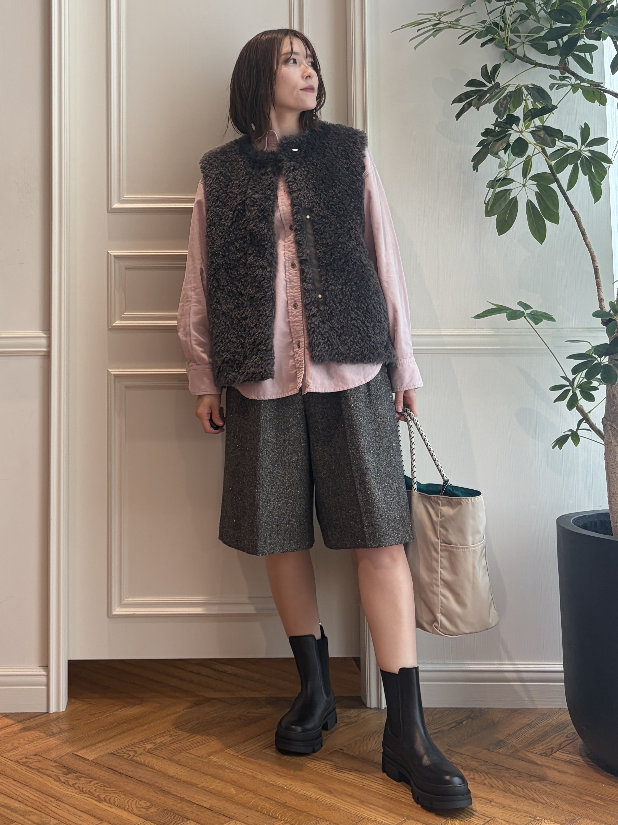 nakaoさんの「DRESSTERIOR｜【軽やかな着心地】コーデュロイ オーバーサイズシャツ」を使ったコーディネート