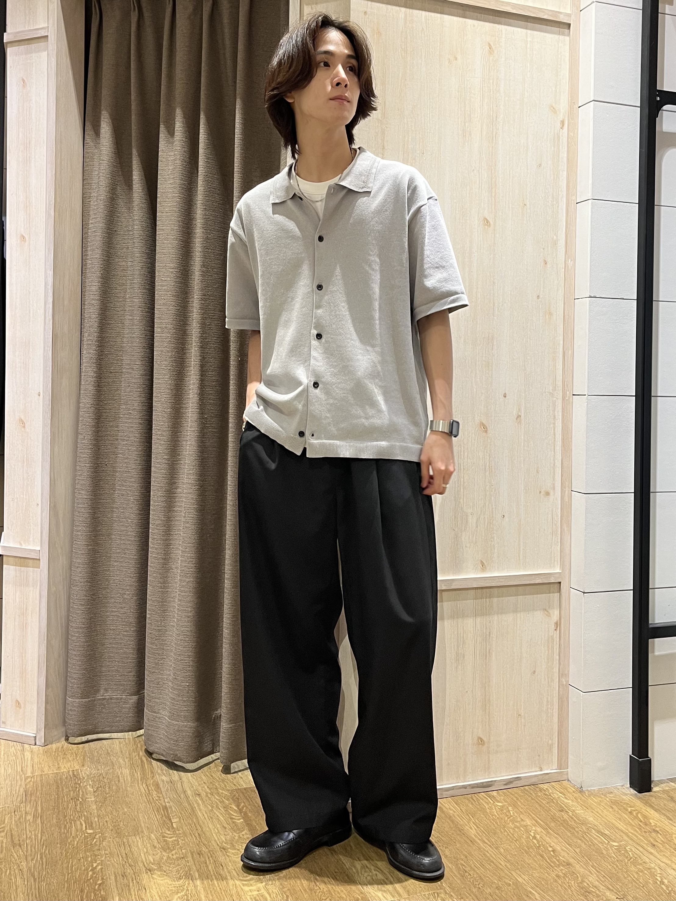 motoさんの「THE SHOP TK｜【抗菌防臭／UVカット／洗濯機OK】和紙混 半袖ニットシャツ」を使ったコーディネート