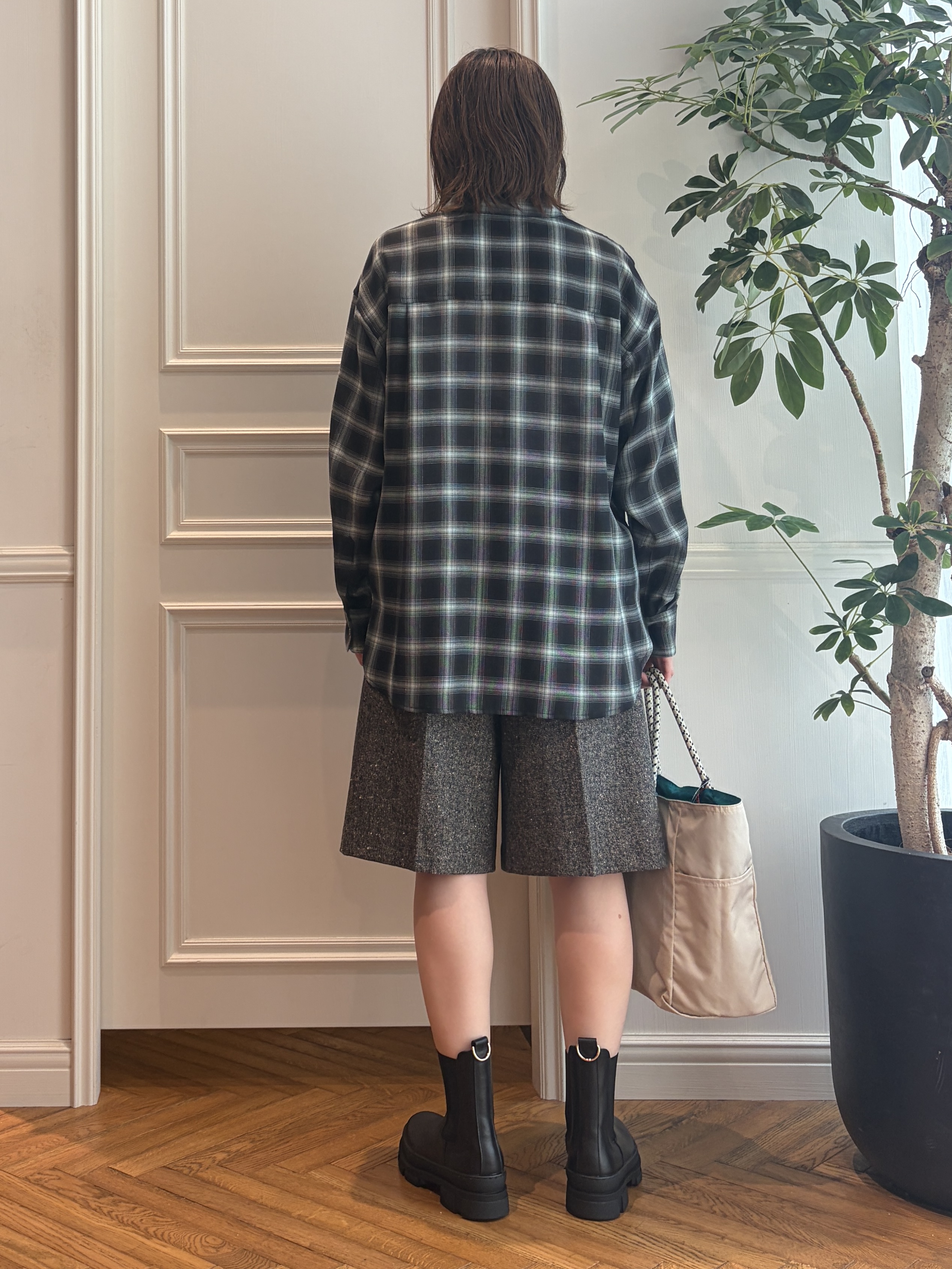 nakaoさんの「DRESSTERIOR｜【軽やかな着心地】コーデュロイ オーバーサイズシャツ」を使ったコーディネート