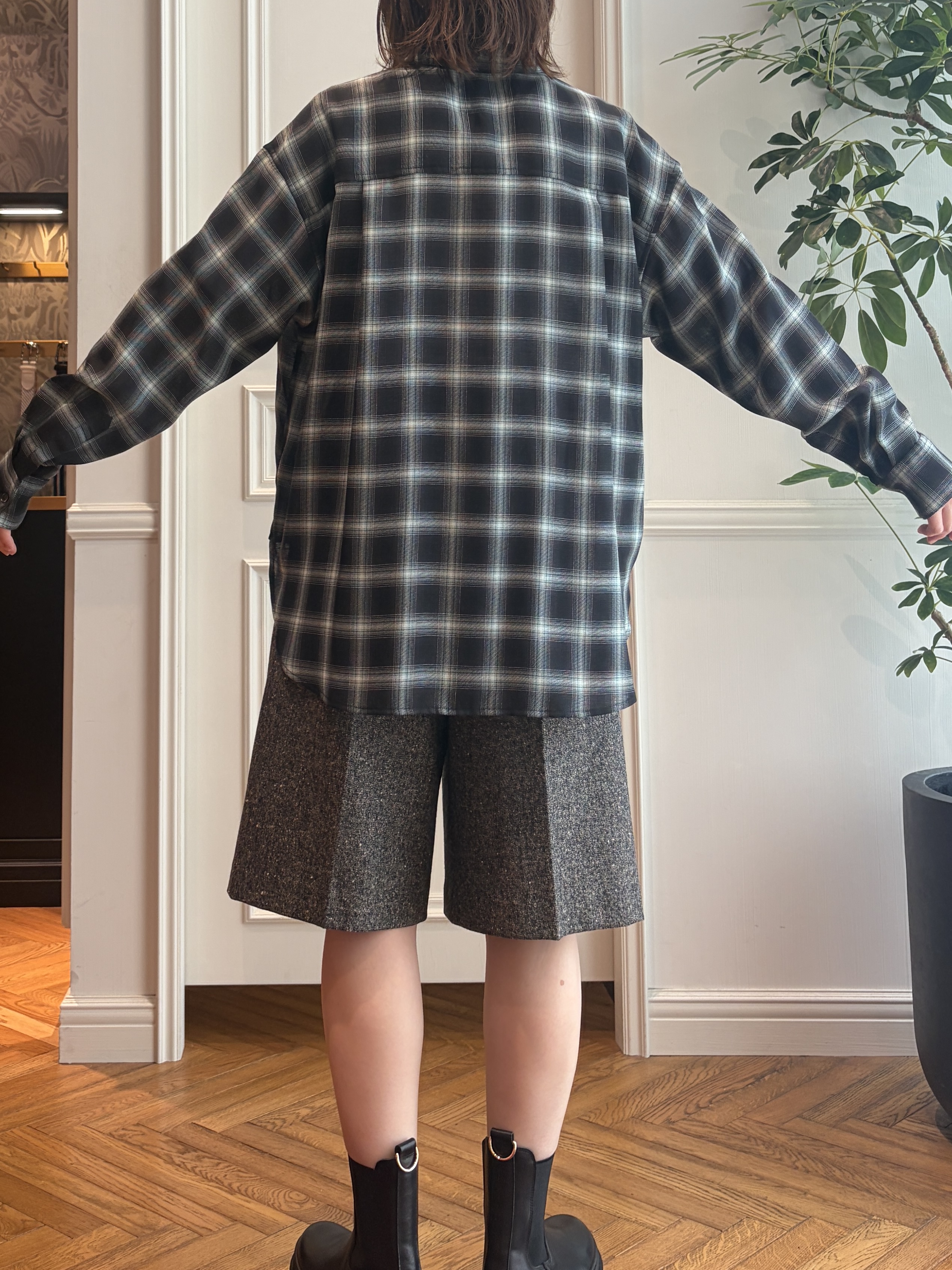nakaoさんの「DRESSTERIOR｜【軽やかな着心地】コーデュロイ オーバーサイズシャツ」を使ったコーディネート