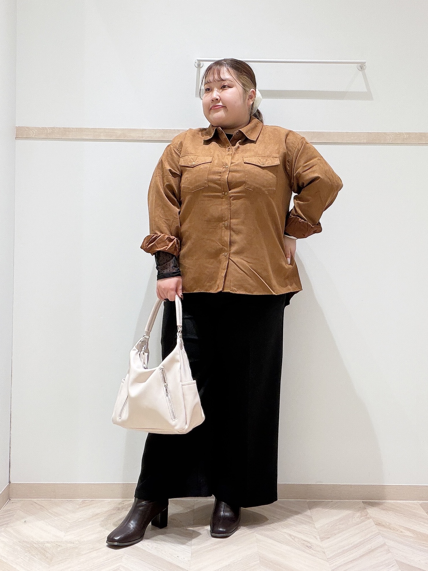 ゆめかさんの「SHOO･LA･RUE｜【S-LL/洗濯機可】なめらかさが心地いい。スエード調ポケットシャツ」を使ったコーディネート