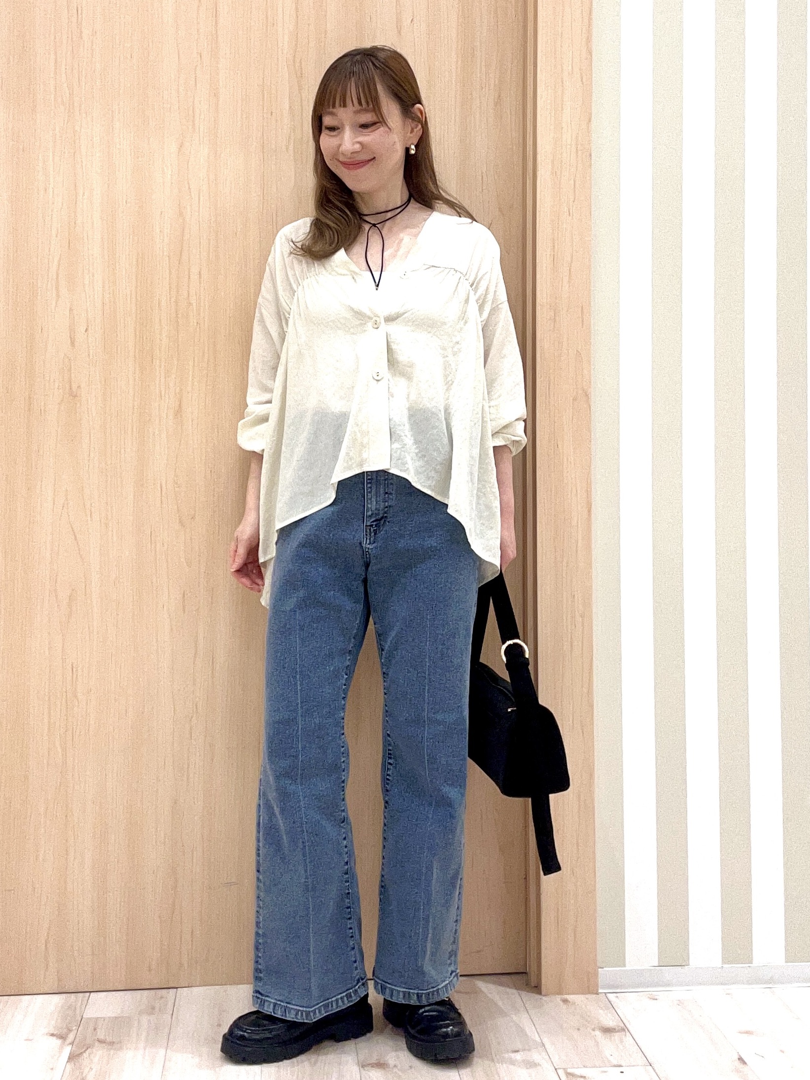ririさんの「SHOO･LA･RUE｜【S-LL/洗濯機可】着痩せシルエット シャーリングシャツカーディガン」を使ったコーディネート