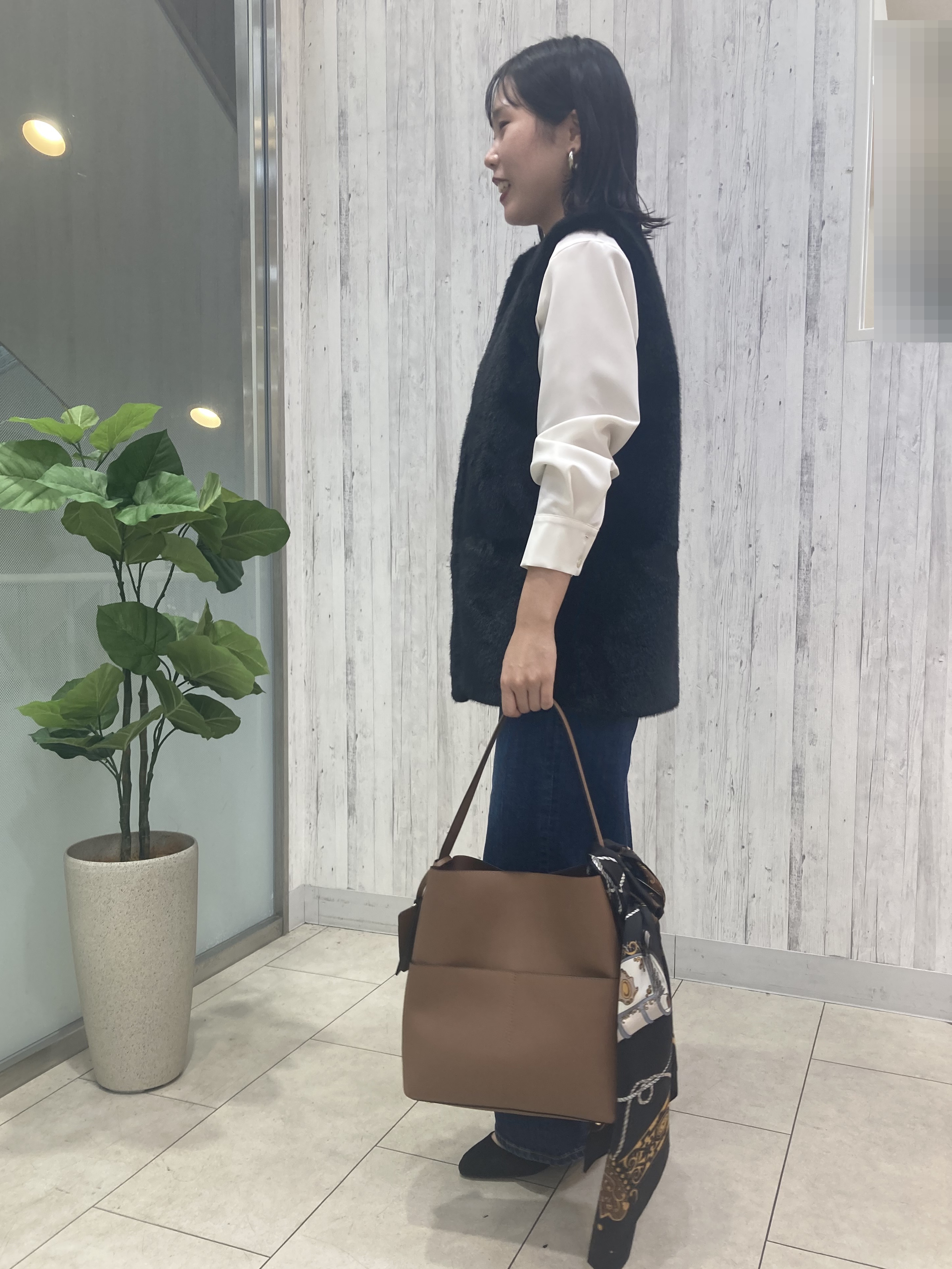 しばたさんの「Reflect｜【通勤】きれいめラウンドネックブラウス」を使ったコーディネート
