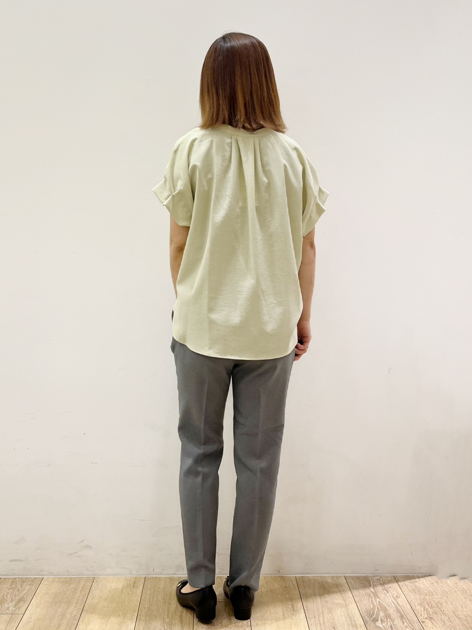 kcさんの「OPAQUE.CLIP｜【大人気により追加生産】タックスキッパーブラウス《接触冷感／吸水速乾／洗濯機OK／イージーアイロン／」を使ったコーディネート