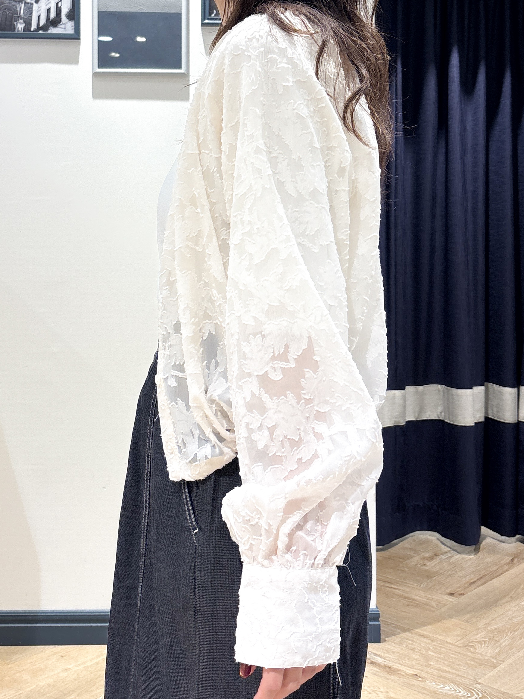 ayakaさんの「grove｜上品に華やぐ シアージャカードブラウス」を使ったコーディネート