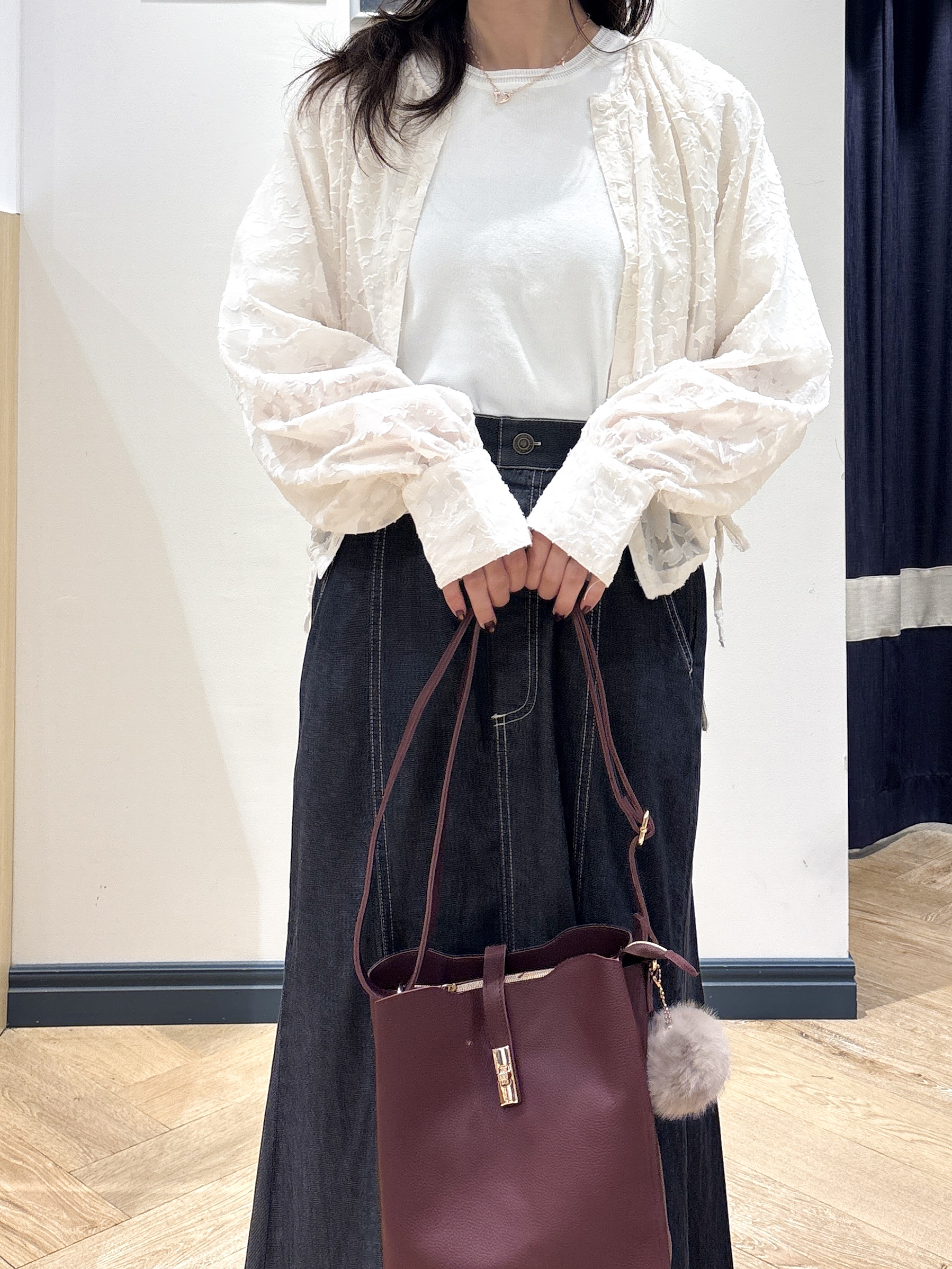 ayakaさんの「grove｜上品に華やぐ シアージャカードブラウス」を使ったコーディネート