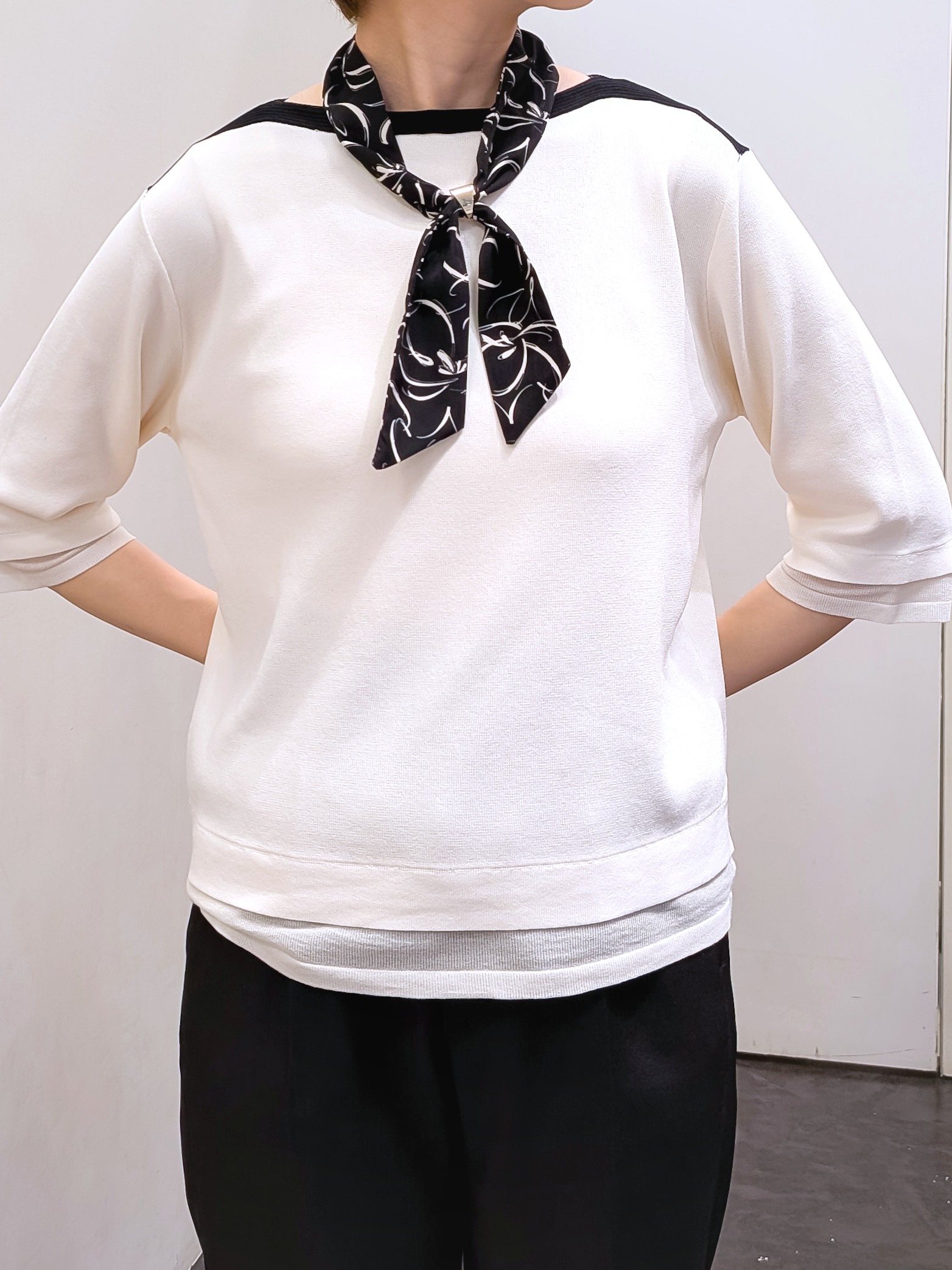 やまちゃんさんの「grove｜【前後2WAY】さりげなく、上品にきらめく ニットカーディガン」を使ったコーディネート