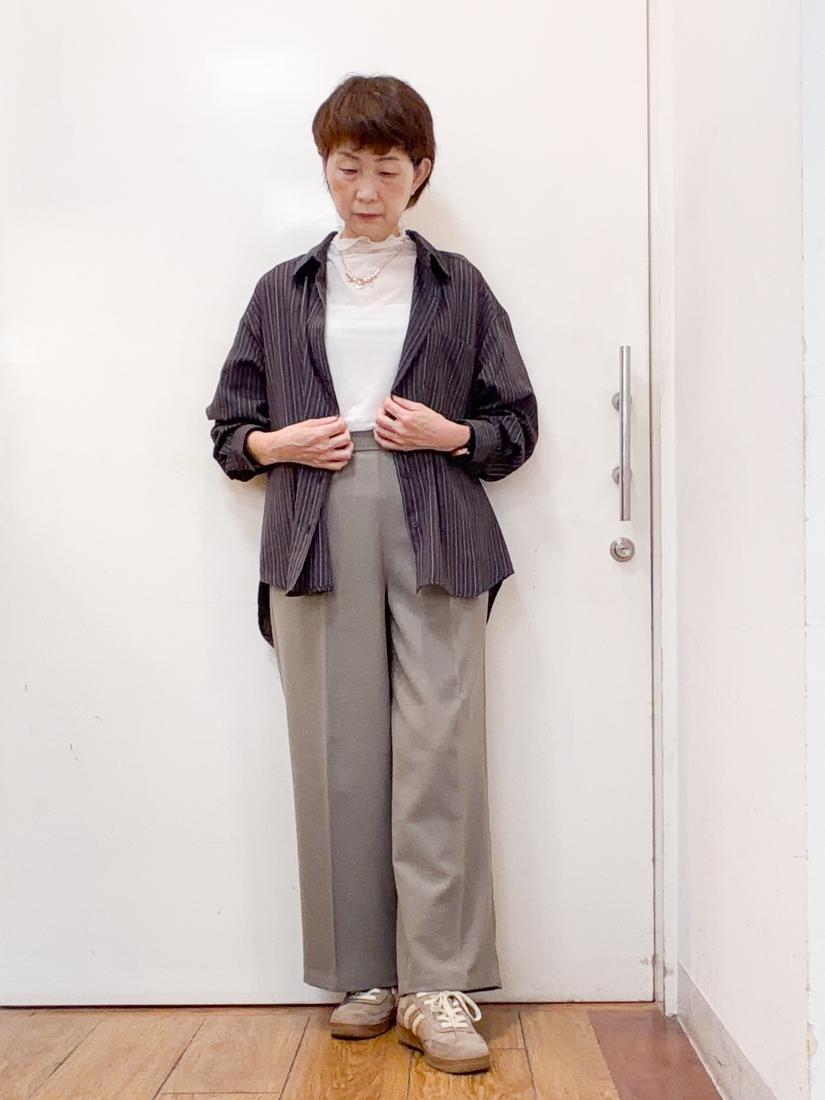 みぃさんの「SHOO･LA･RUE｜【洗濯後しわになりにくい/S-LL】選べる6パターン 羽織としても活躍する ベーシックシャツ」を使ったコーディネート