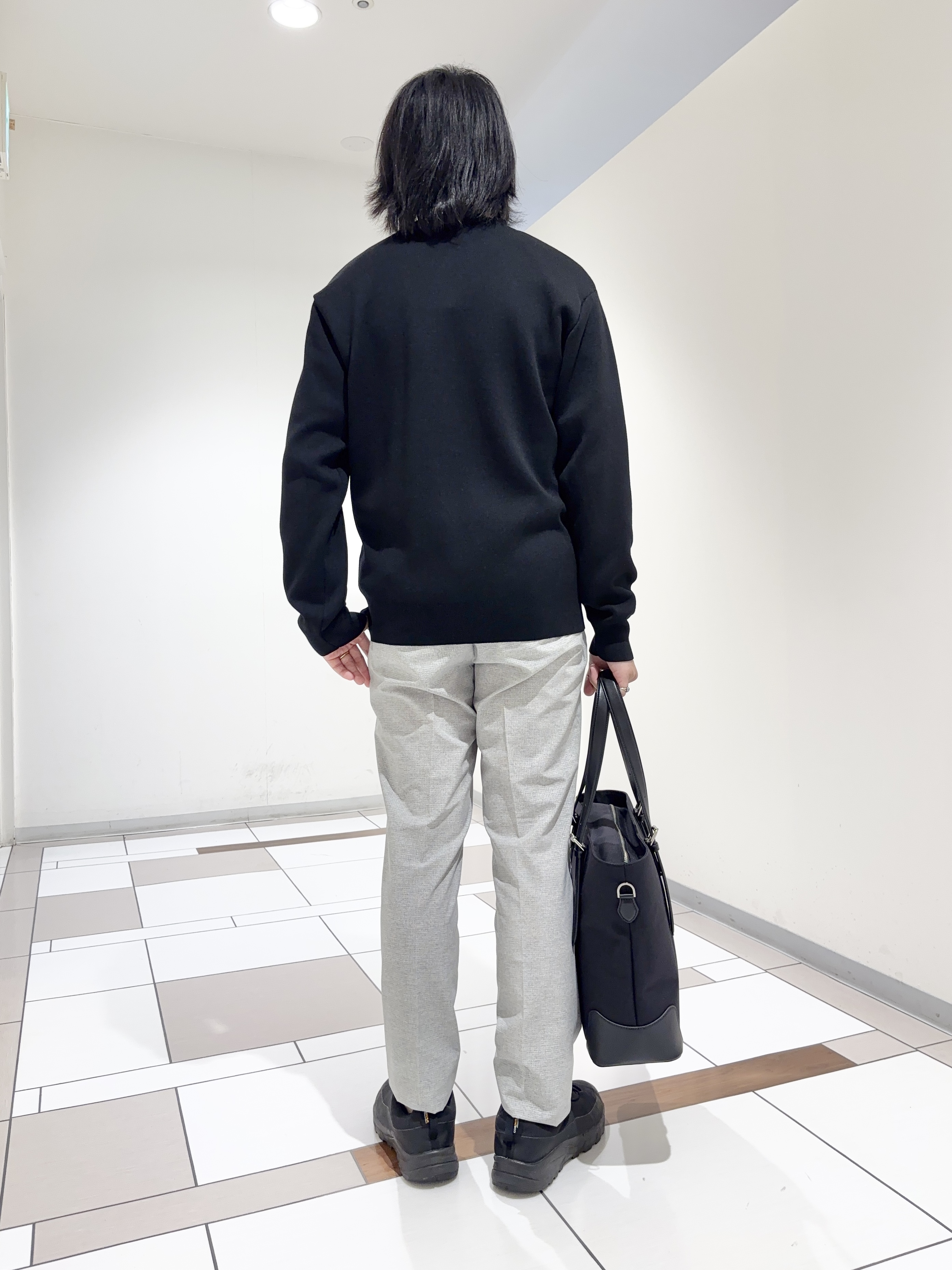 及川さんの「TAKEO KIKUCHI｜【BOWLER HAT LABEL】日本製クルーネックカーディガン」を使ったコーディネート