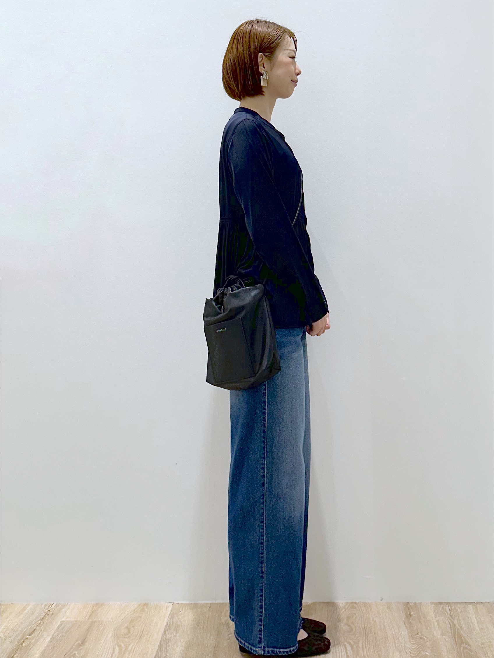 yurieさんの「OPAQUE.CLIP｜ヴィンテージサテン ペプラムブラウス【洗濯機OK】」を使ったコーディネート